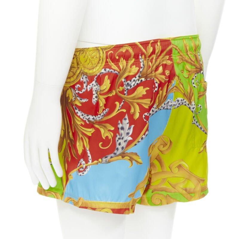 VERSACE Barocco Acanthus Pop print swim trunk short IT5 L en vente 1