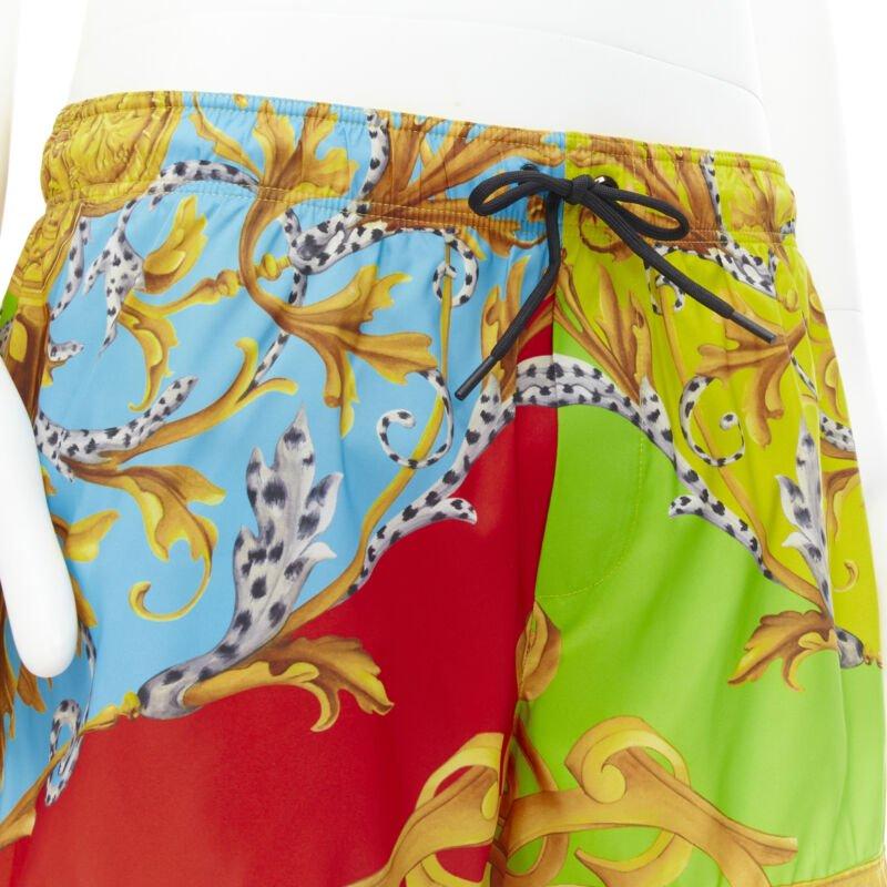 VERSACE Barocco Acanthus Pop print swim trunk short IT5 L en vente 2