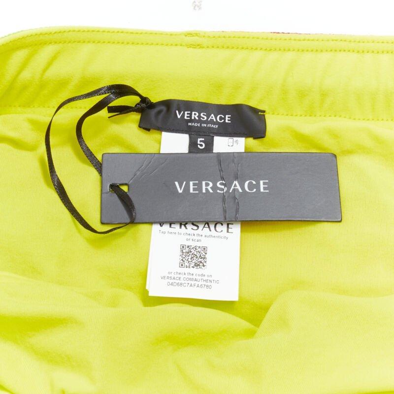 VERSACE Barocco Acanthus Pop print swim trunk short IT5 L en vente 4