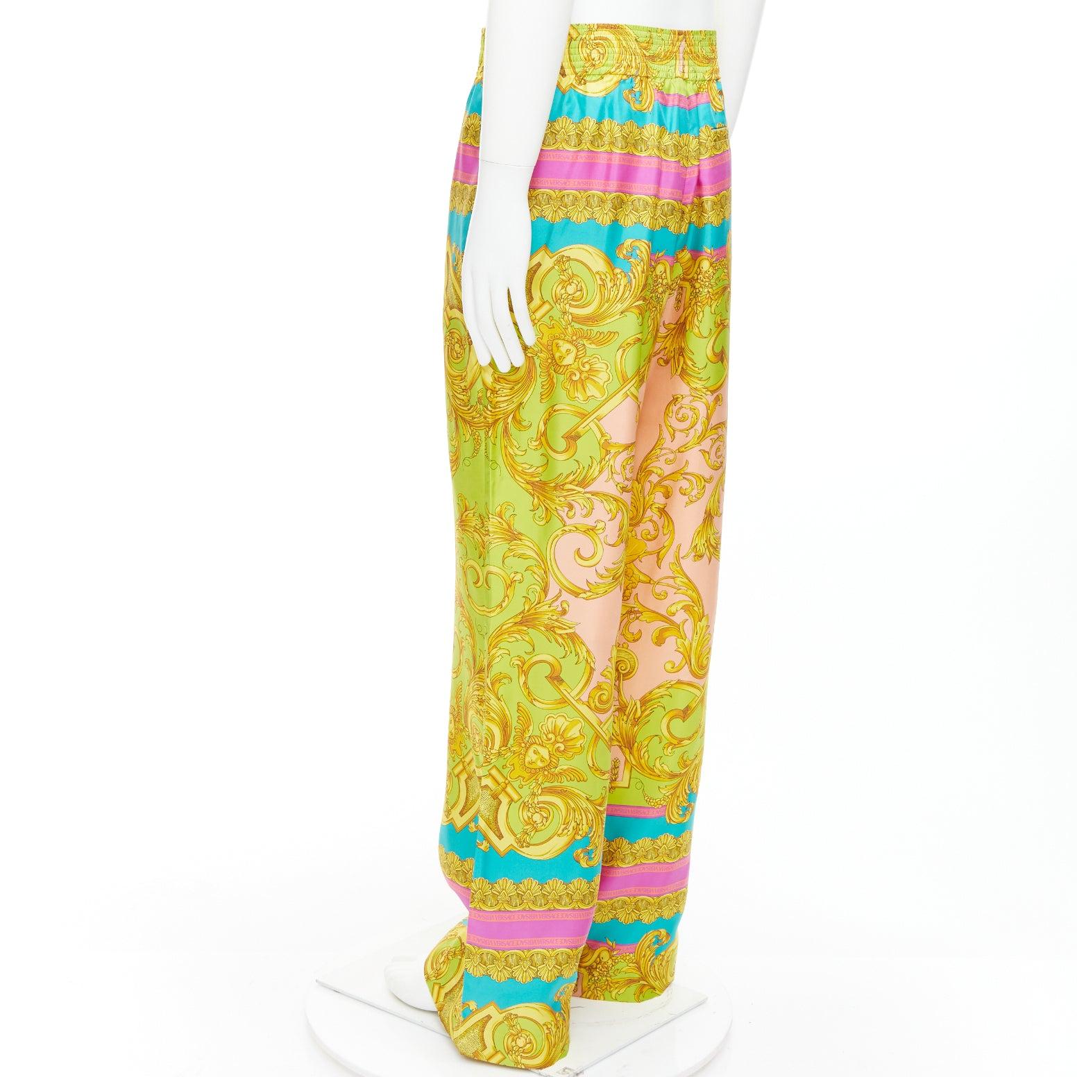 VERSACE Barocco Pantalon à jambe large imprimé graphique en sergé 100% soie EU48 M en vente 1
