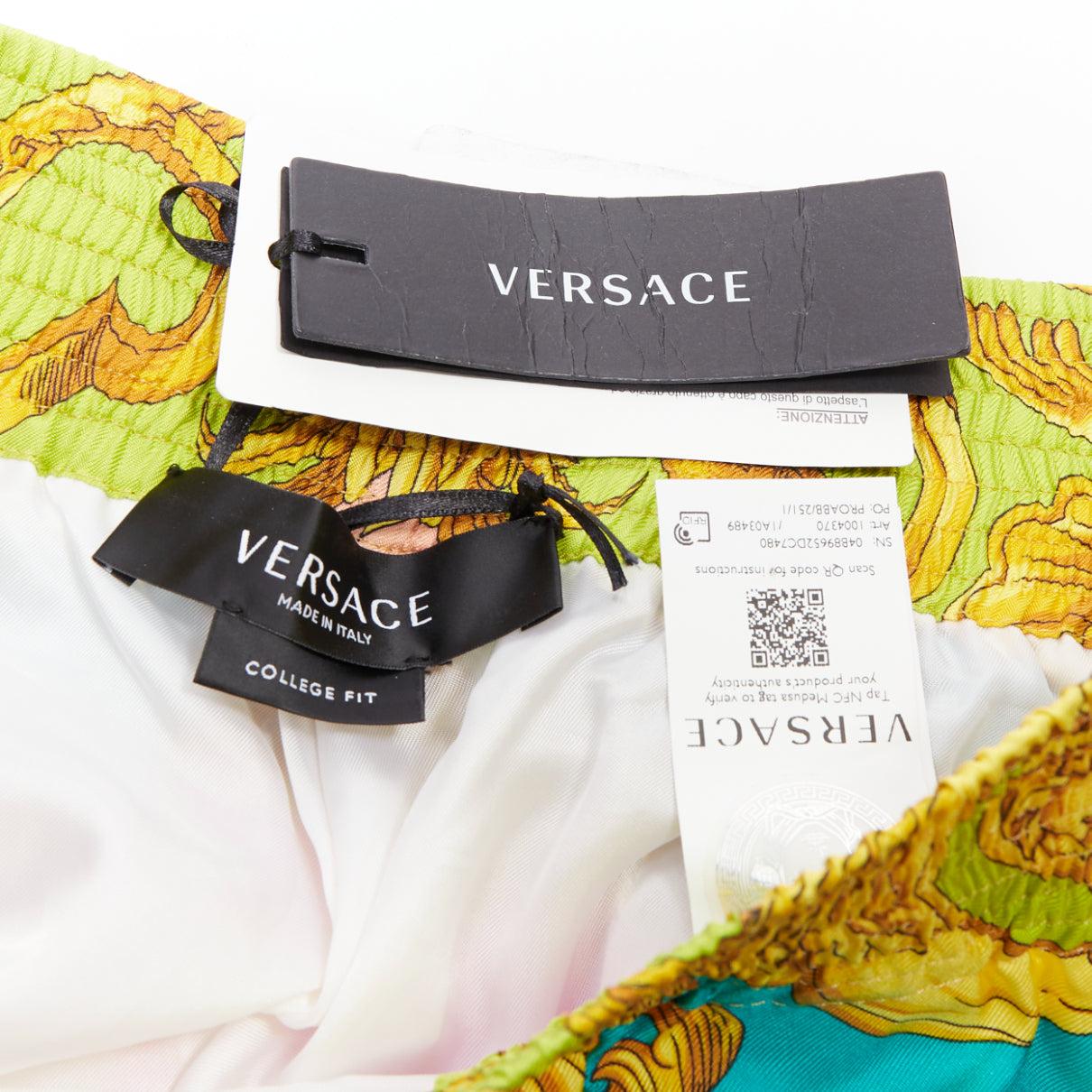 VERSACE Barocco Pantalon à jambe large imprimé graphique en sergé 100% soie EU48 M en vente 3