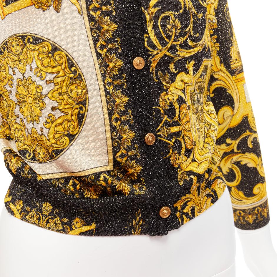 VERSACE Barocco Tribute Gold Metallic Lurex Strick Medusa Knopfleiste Strickjacke IT38 XS im Angebot 3