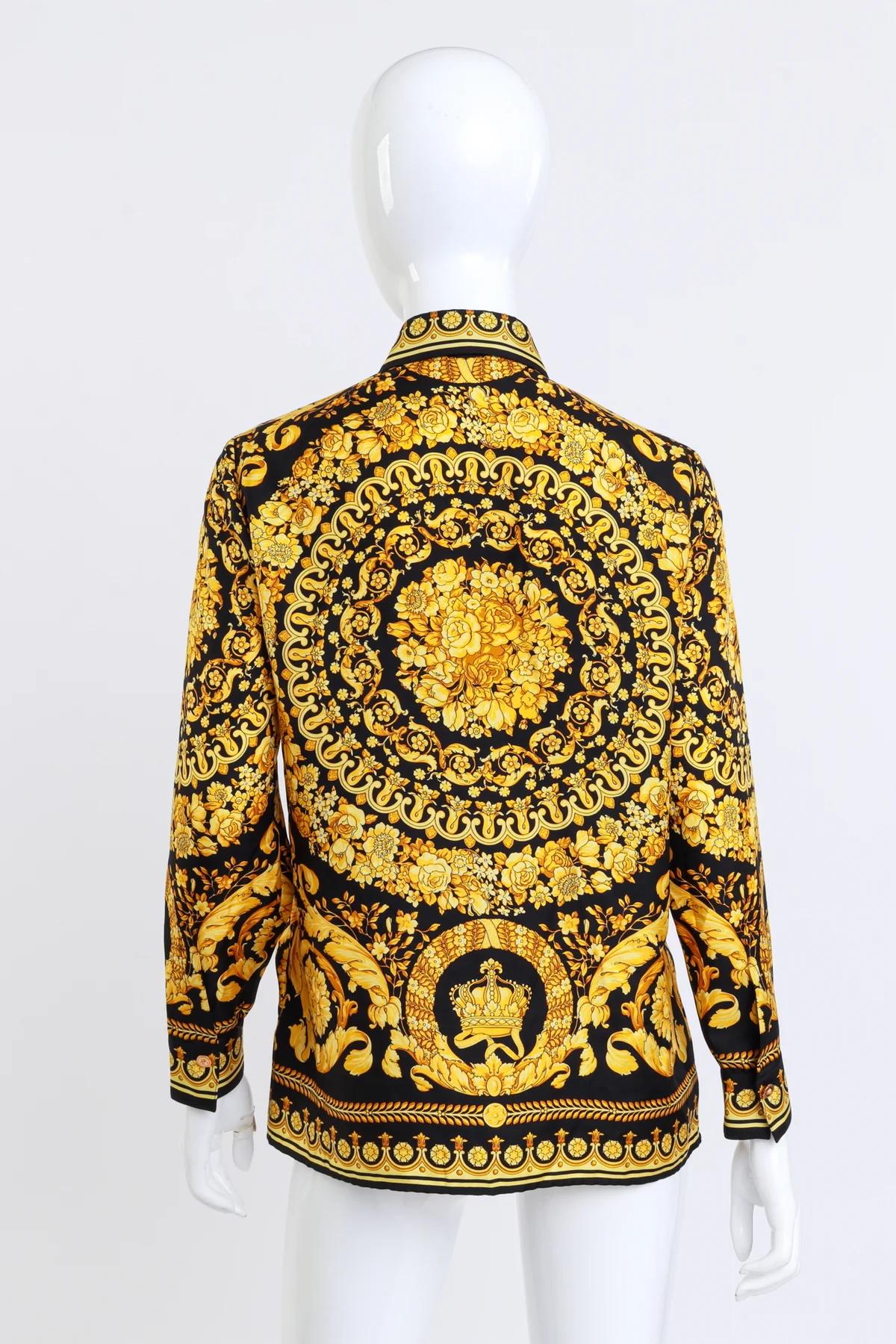 Versace Baroque Crown Silk Button Up Shirt Black Gold (S/M) In Good Condition For Sale In Montreal, Quebec