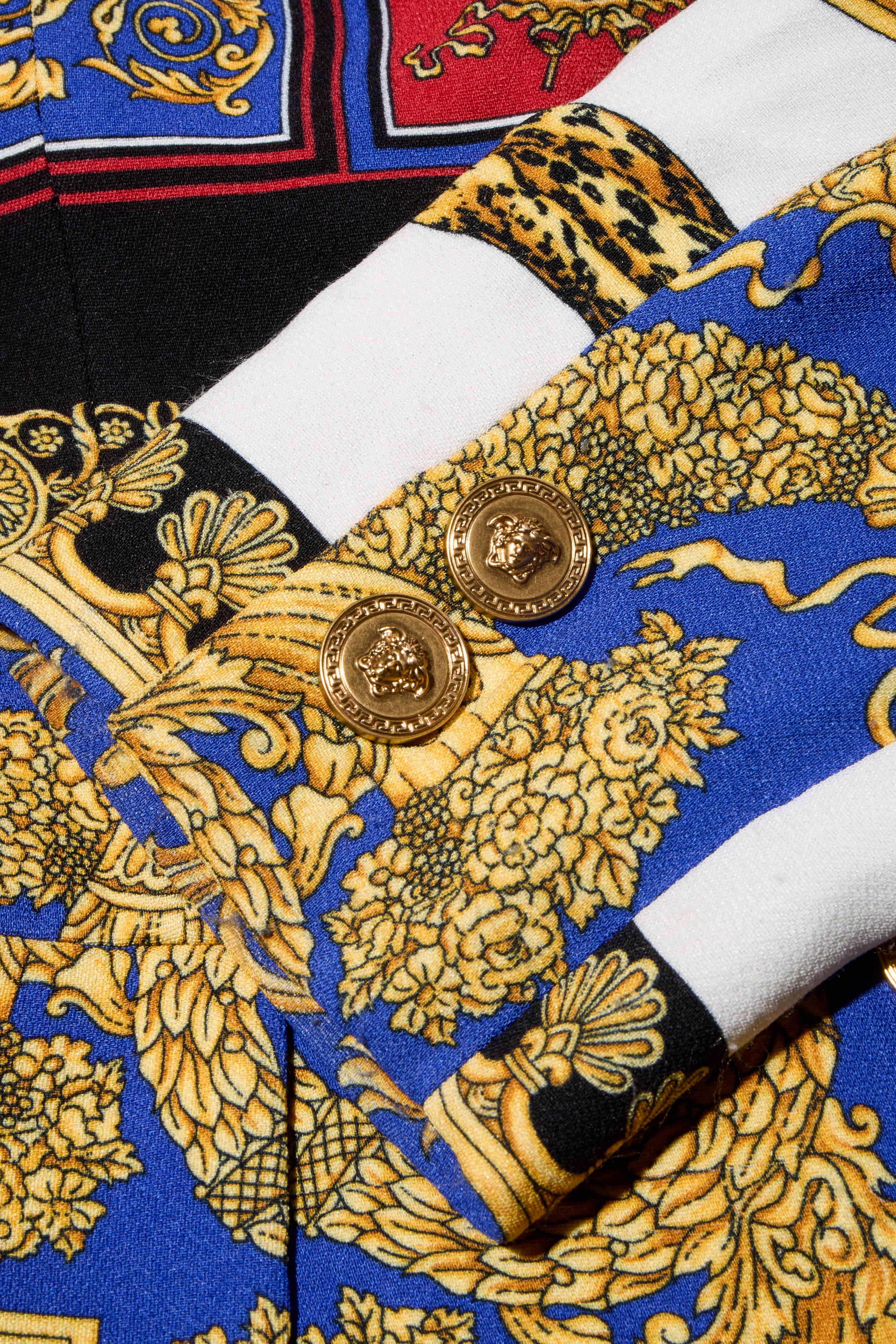 Versace Baroque Leopard Print Blazer FW18 Size 40 Medusa Buttons For Sale 3