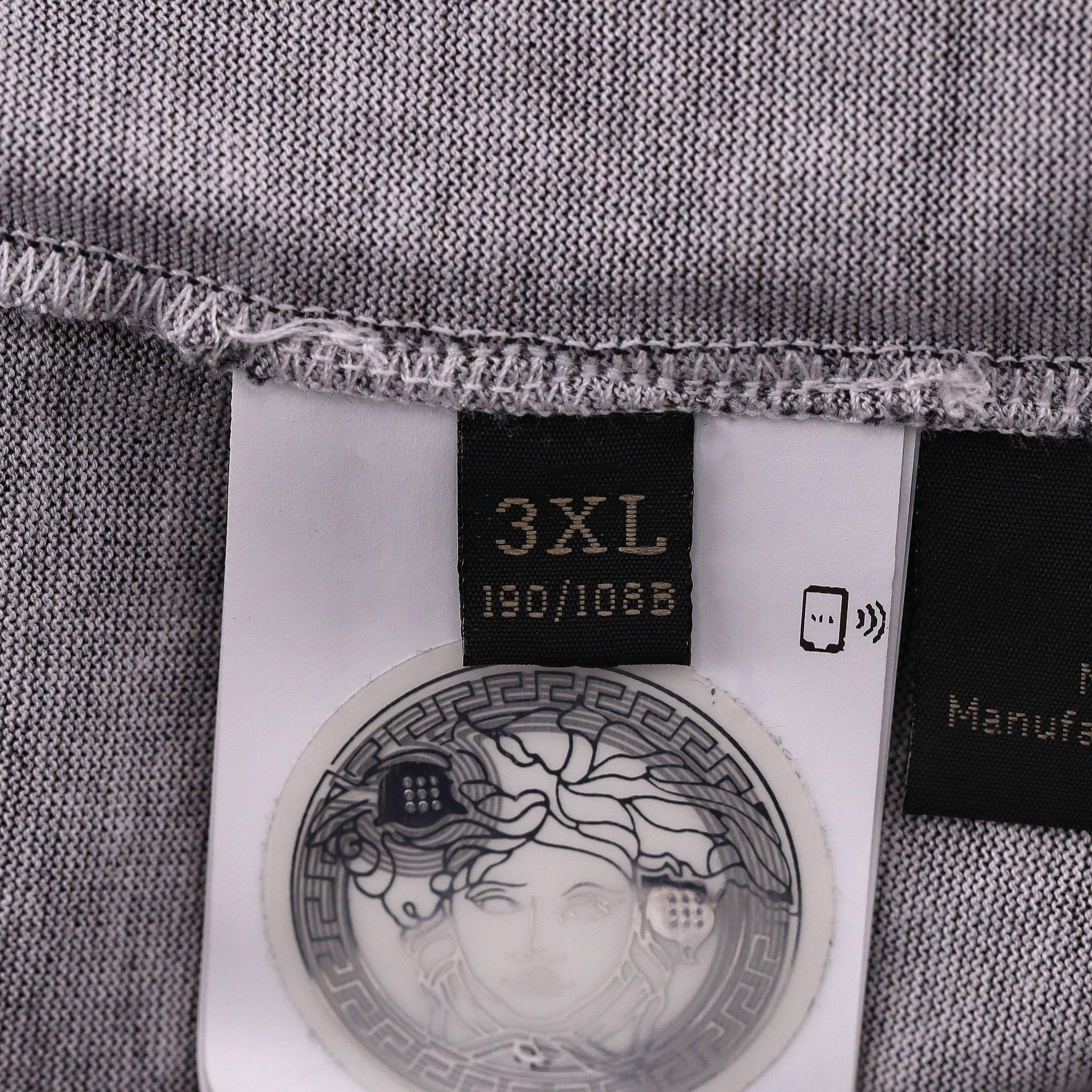 Versace Baroque Print Cotton Logo T-Shirt For Sale 1