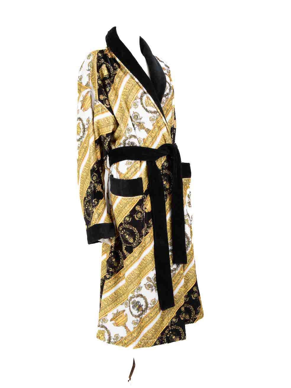CONDITION is Never worn, with tags. No visible wear to the bathrobe is evident on this new Versace designer resale item.
 
 
 
 Details
 
 
 Unisex
 
 Multicolour- black, yellow, white
 
 Cotton terry
 
 Bathrobe
 
 Baroque Print
 
 Waist tie