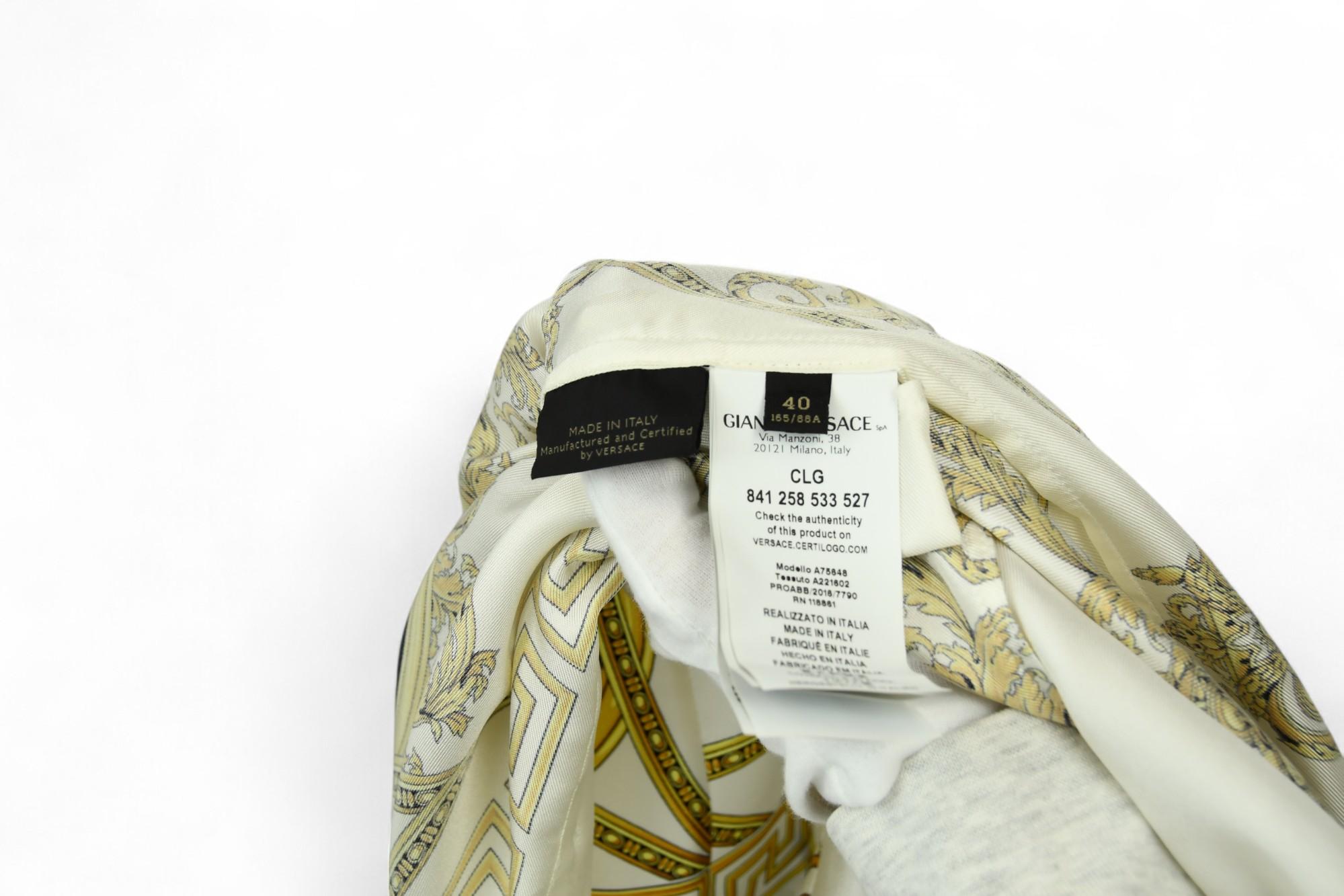Vestido con cinturón de seda y estampado barroco Versace EU40 en venta 2