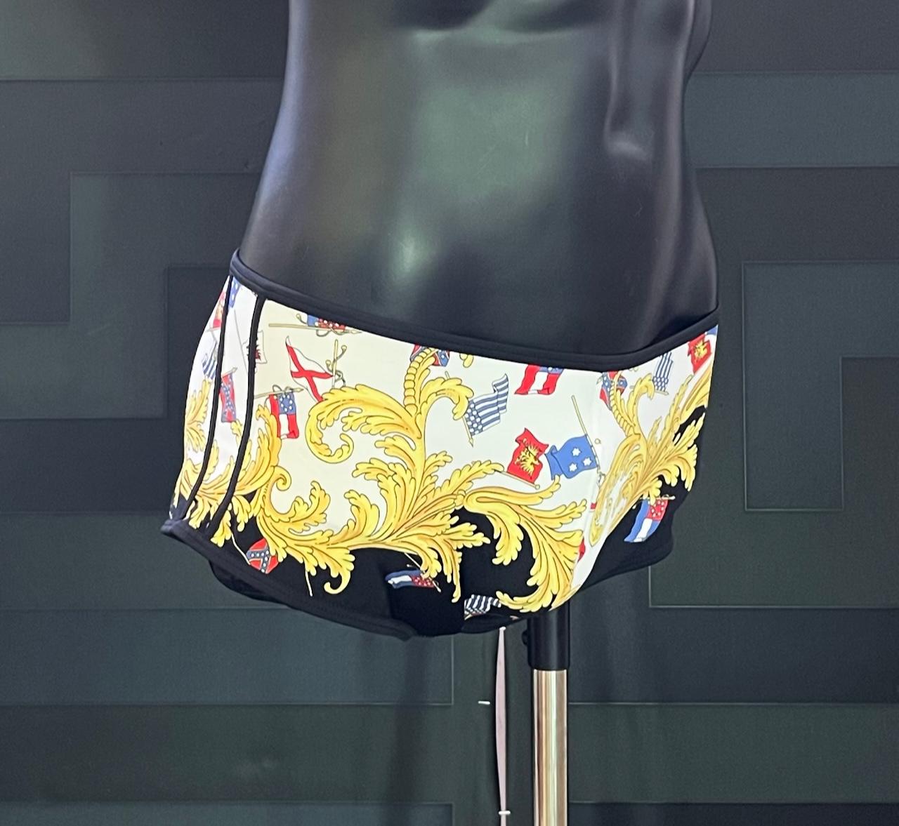 VERSACE BAROQUE PRINT SWIMMING TRUNKS Size Sz 5 In New Condition For Sale In Montgomery, TX