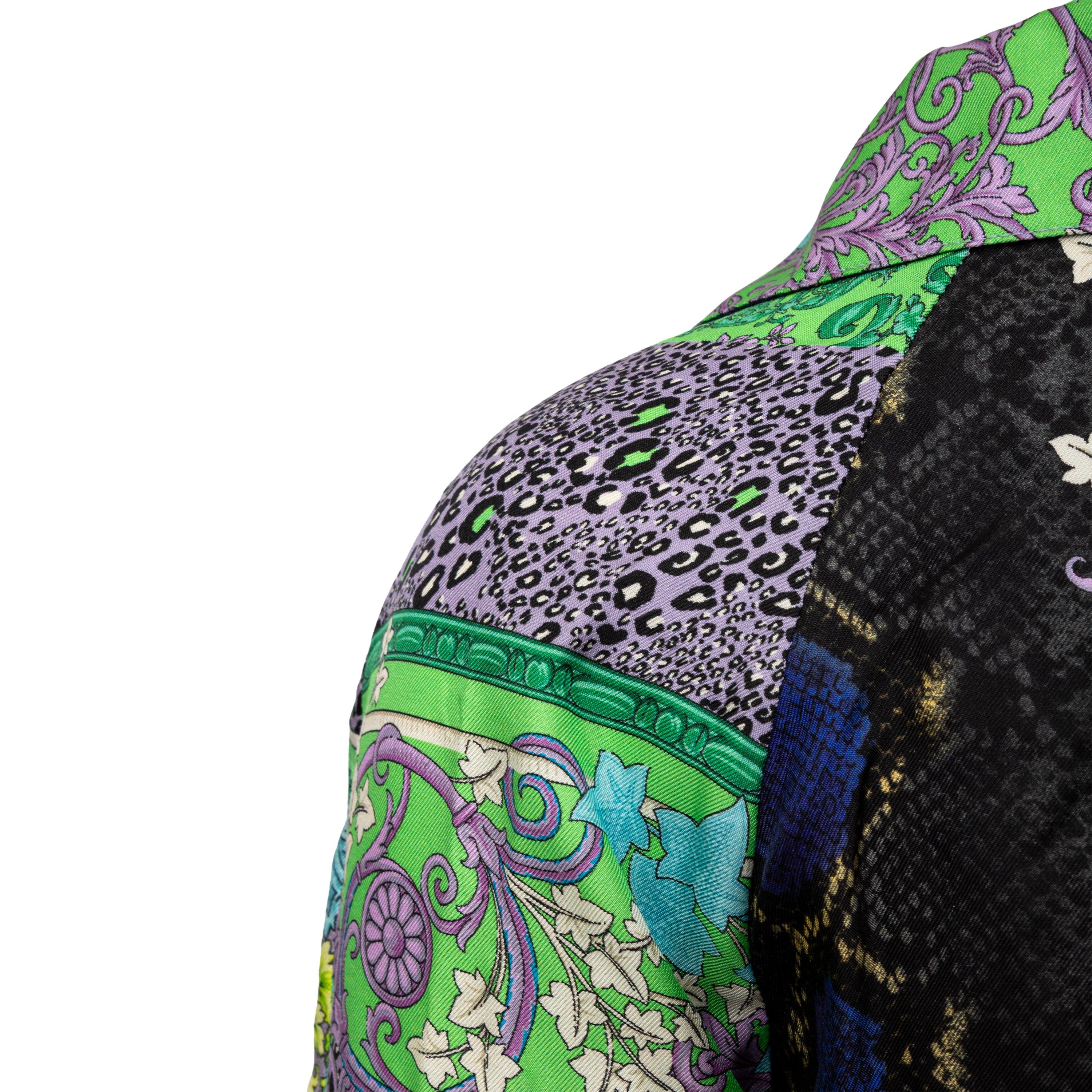 Versace Barockes Wickelhemd mit Druck - '10er Jahre im Angebot 2