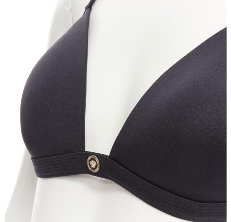 VERSACE Beachwear black padded gold Medusa button triangle bikini top Sz.4 M
Reference: TGAS/C00671
Brand: Versace
Designer: Donatella Versace
Model: ABD07016 AN00103 A1008
Material: Polyester
Color: Black
Pattern: Solid
Closure: Clasp
Extra