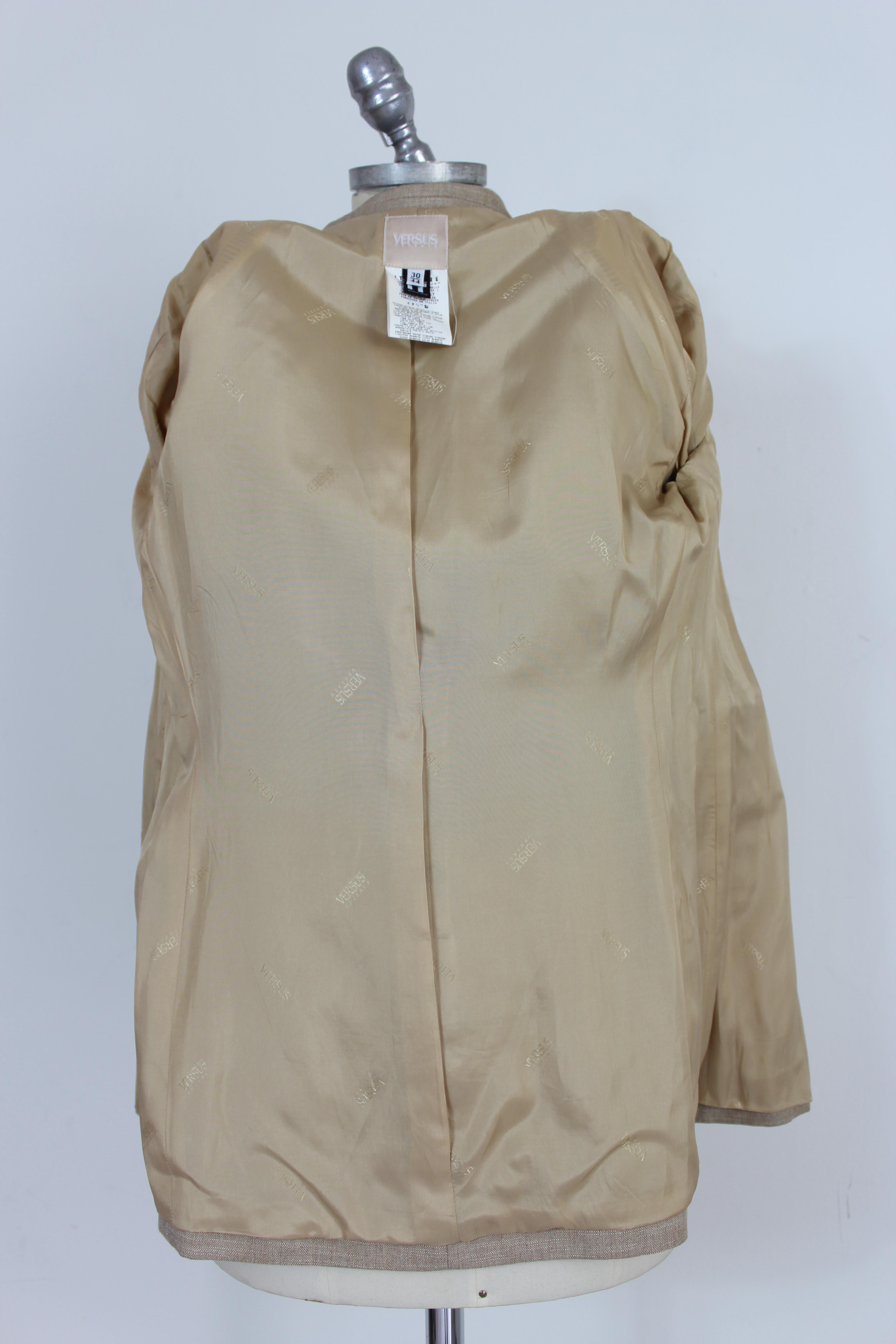 Versace Giacca blazer beige in cotone e lino con inserto in pelo di coniglio, slim fit, anni '90 1