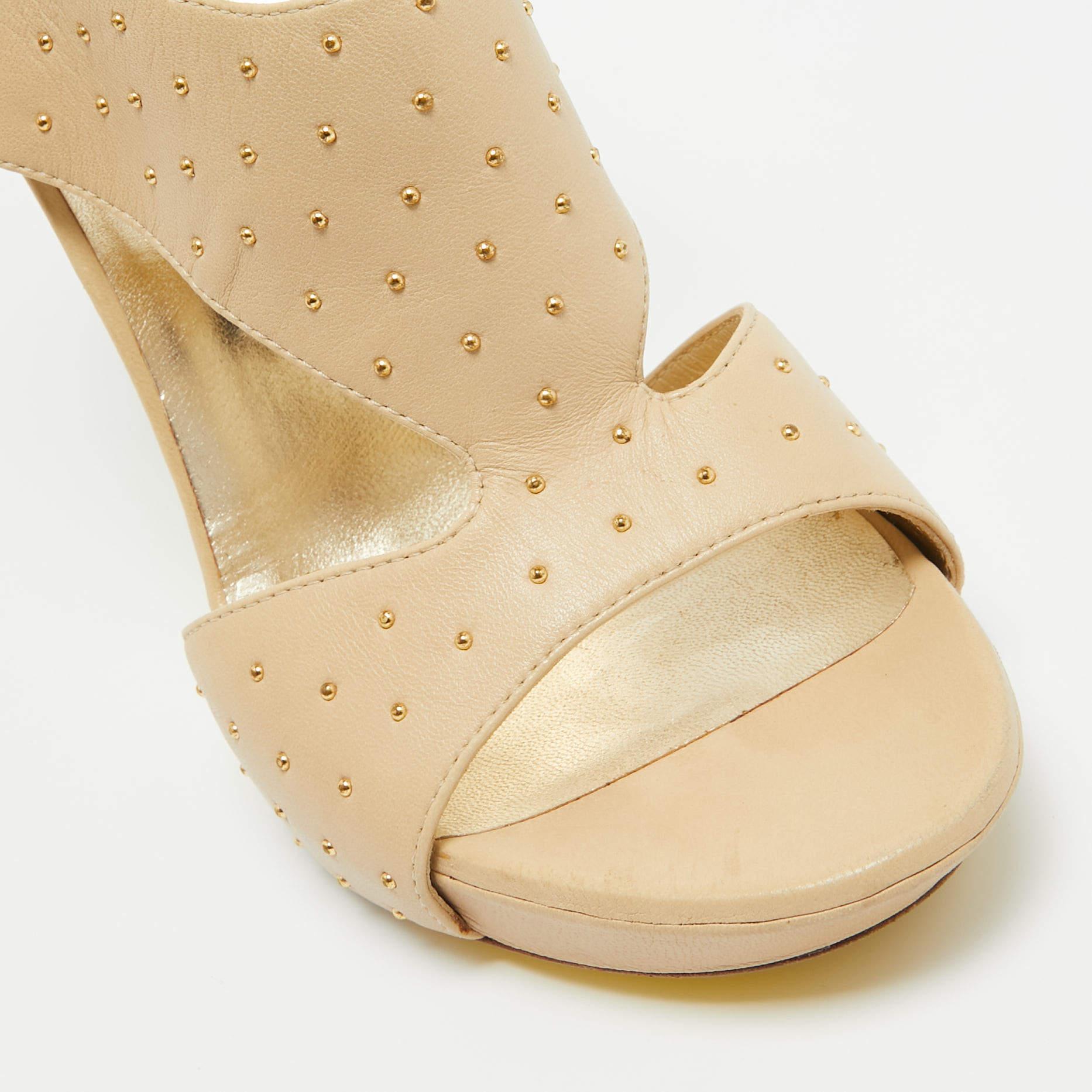 Versace Sandales à bout ouvert en cuir beige, taille 41 en vente 2