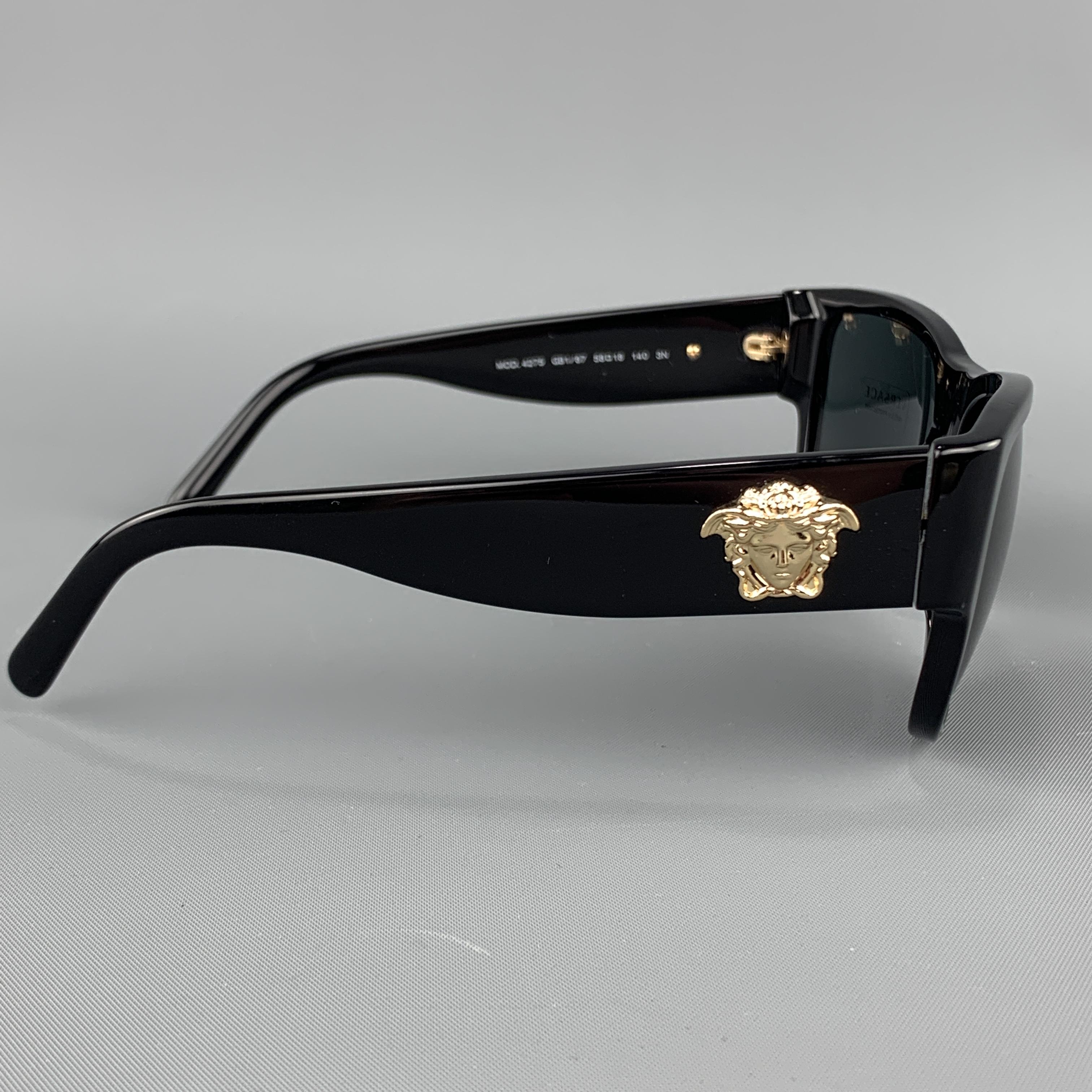  VERSACE Black Acetate Gold tone Medusa Arm Sunglasses In Good Condition In San Francisco, CA