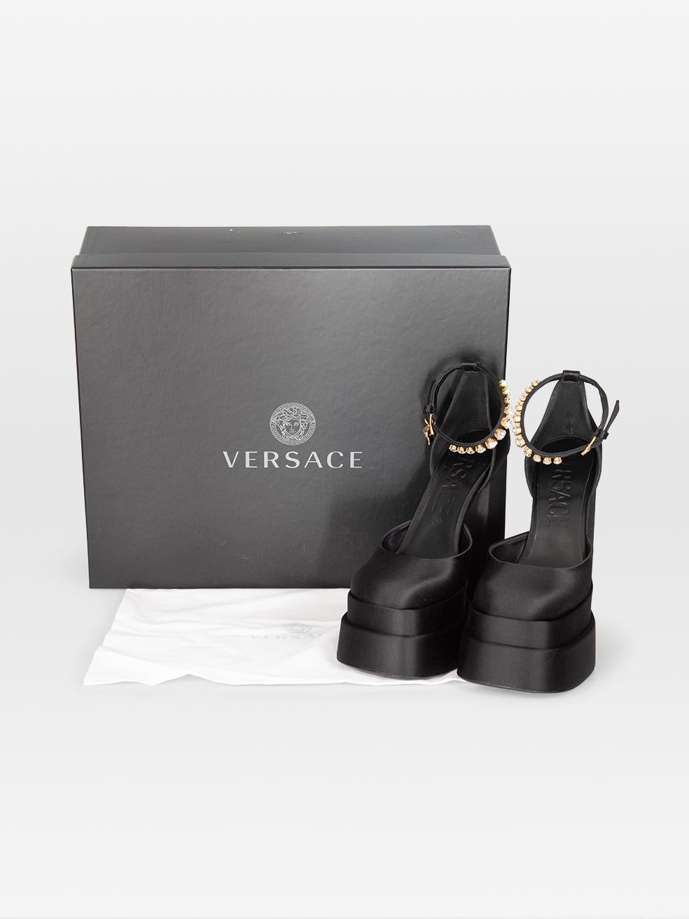 Talons à plateforme Aevitas noirs de Versace Taille IT 38 en vente 1