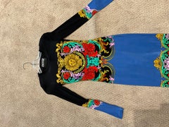 Versace Schwarzes und blaues Print-Kleid