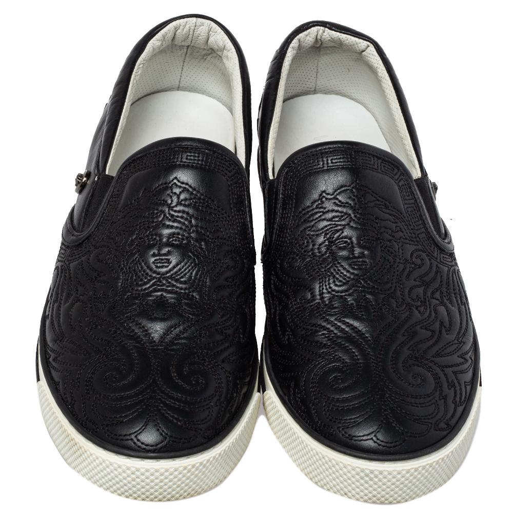 Versace Black Baroque Embroidered Leather Slip On Sneakers Size 44 In Good Condition In Dubai, Al Qouz 2
