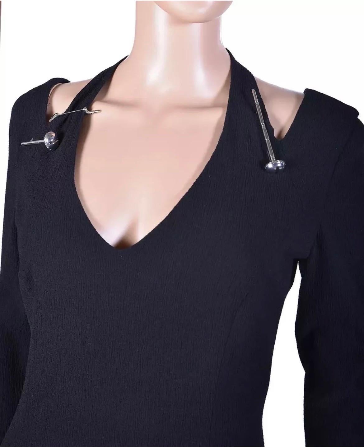 Schwarzes Bi-Stretch-Bodycon-Kleid aus Krepp von Versace 42 - 6 im Zustand „Neu“ im Angebot in Montgomery, TX