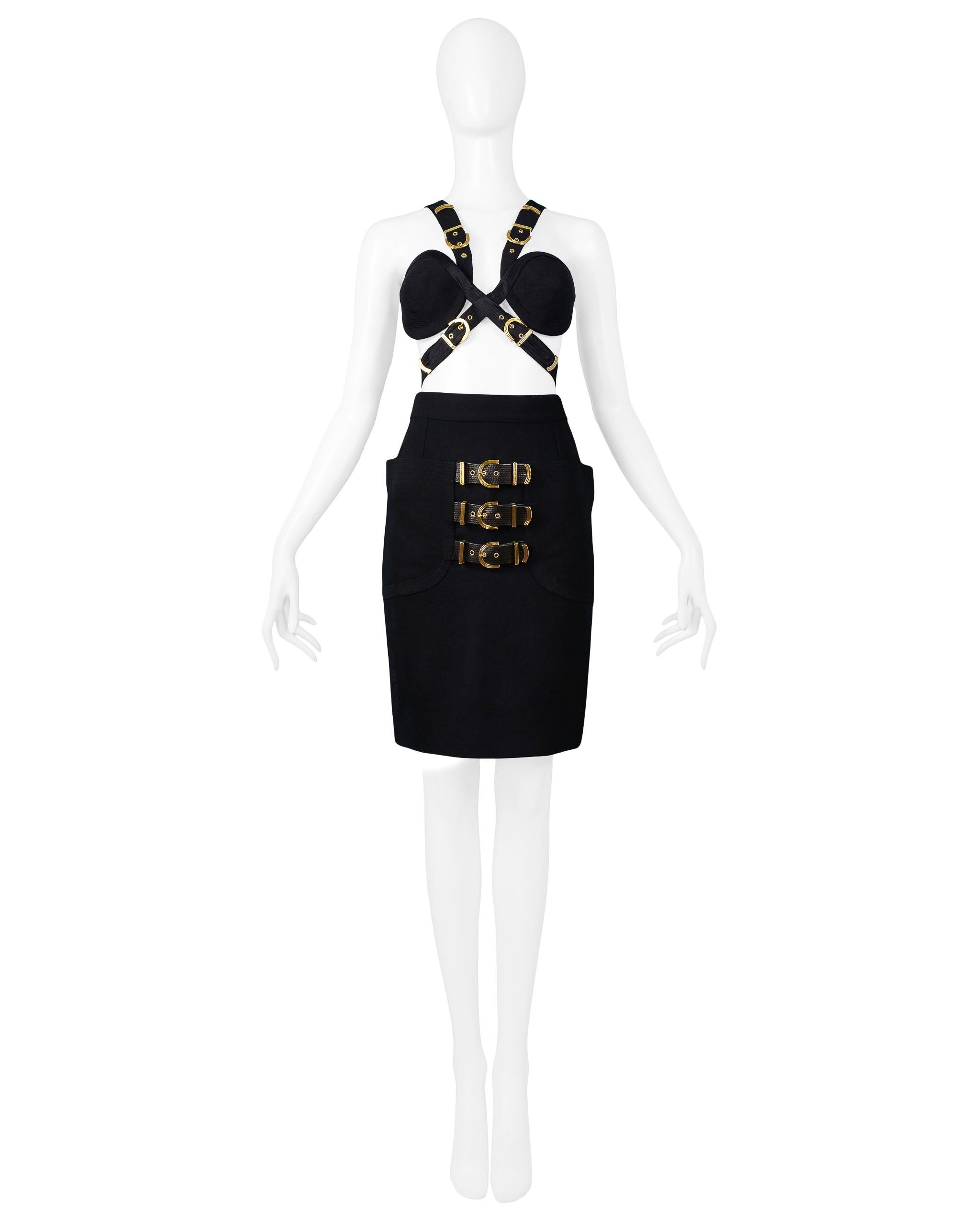 Versace, jupe bondage noire avec boucles dorées, 1992 Excellent état - En vente à Los Angeles, CA