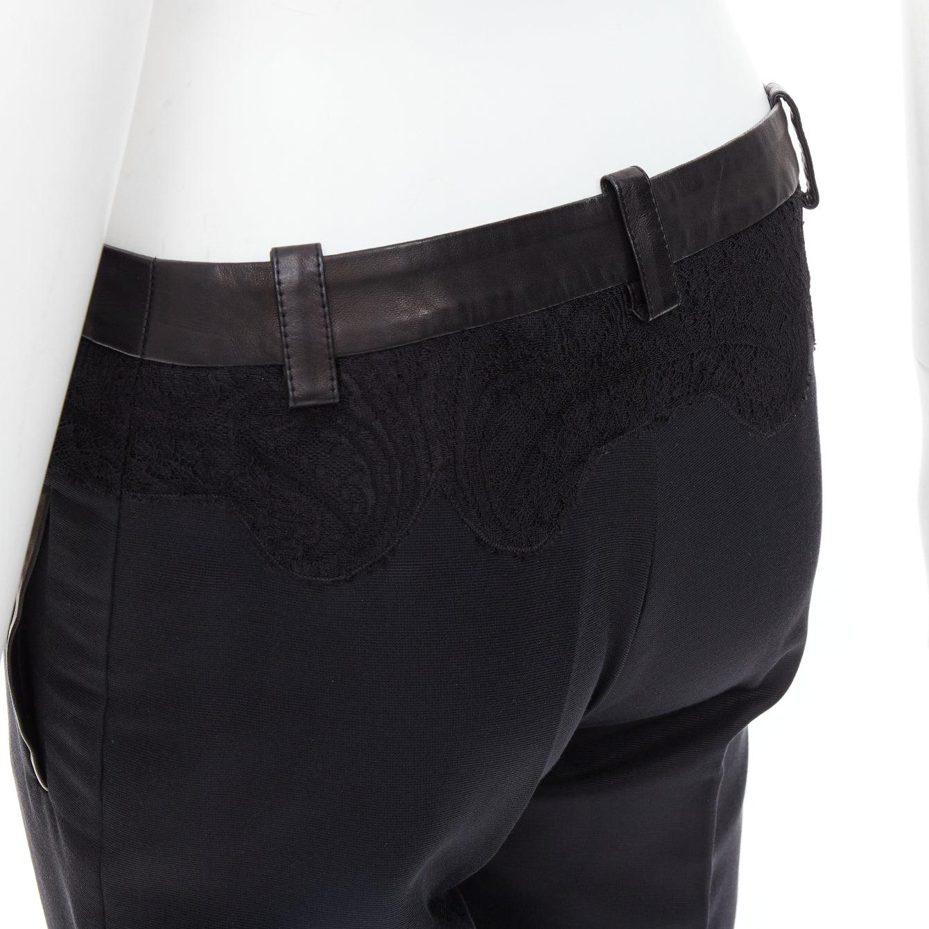 VERSACE noir coton mélangé dentelle cuir pantalon fuselé à la taille IT38 XS
Référence : LNKO/A02569
Marque : Versace
Designer : Donatella Versace
Matière : Coton, cuir
Couleur : Noir
Motif : Solide
Fermeture : braguette à glissière
Détails