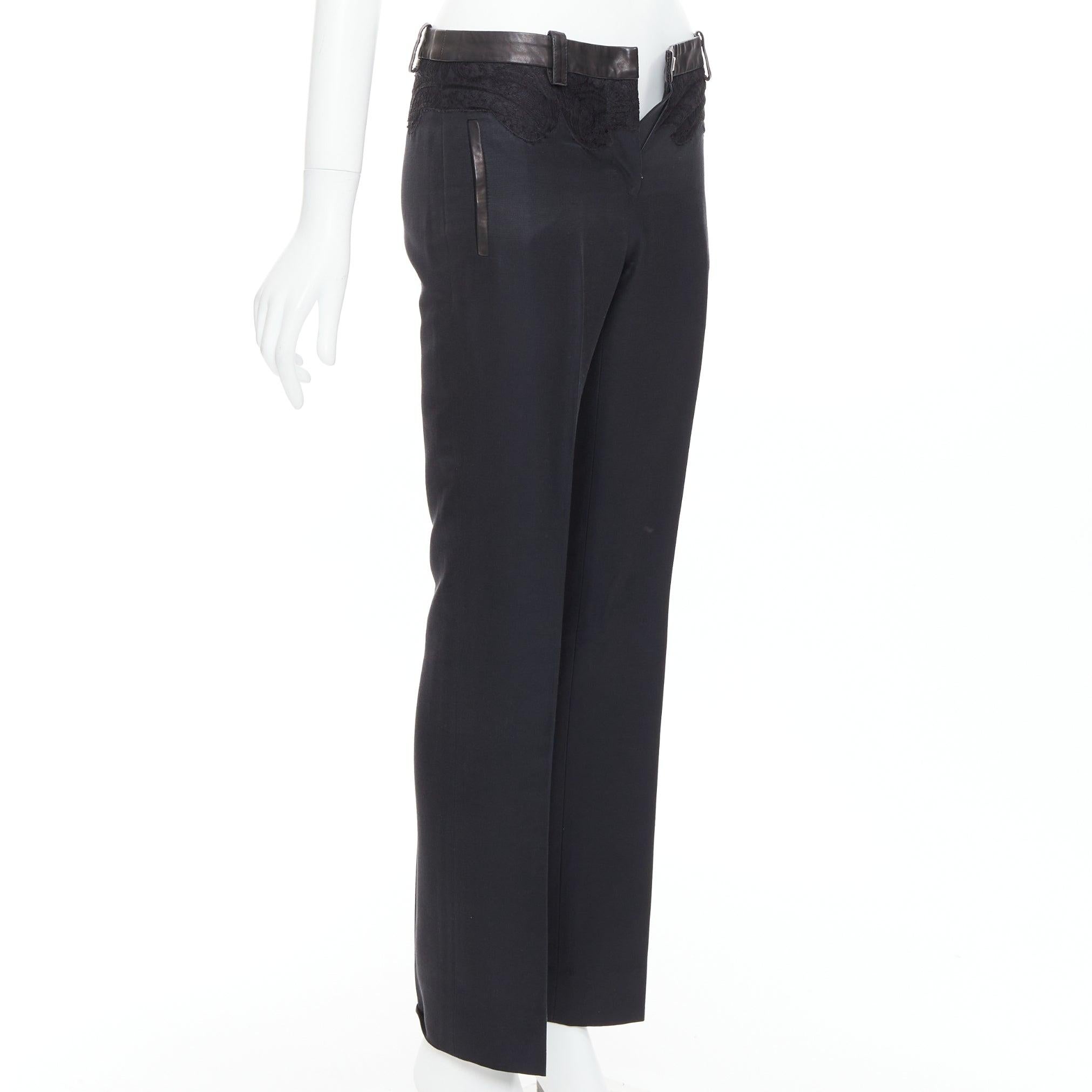 Noir VERSACE noir coton mélangé dentelle cuir pantalon fuselé à la taille IT38 XS en vente