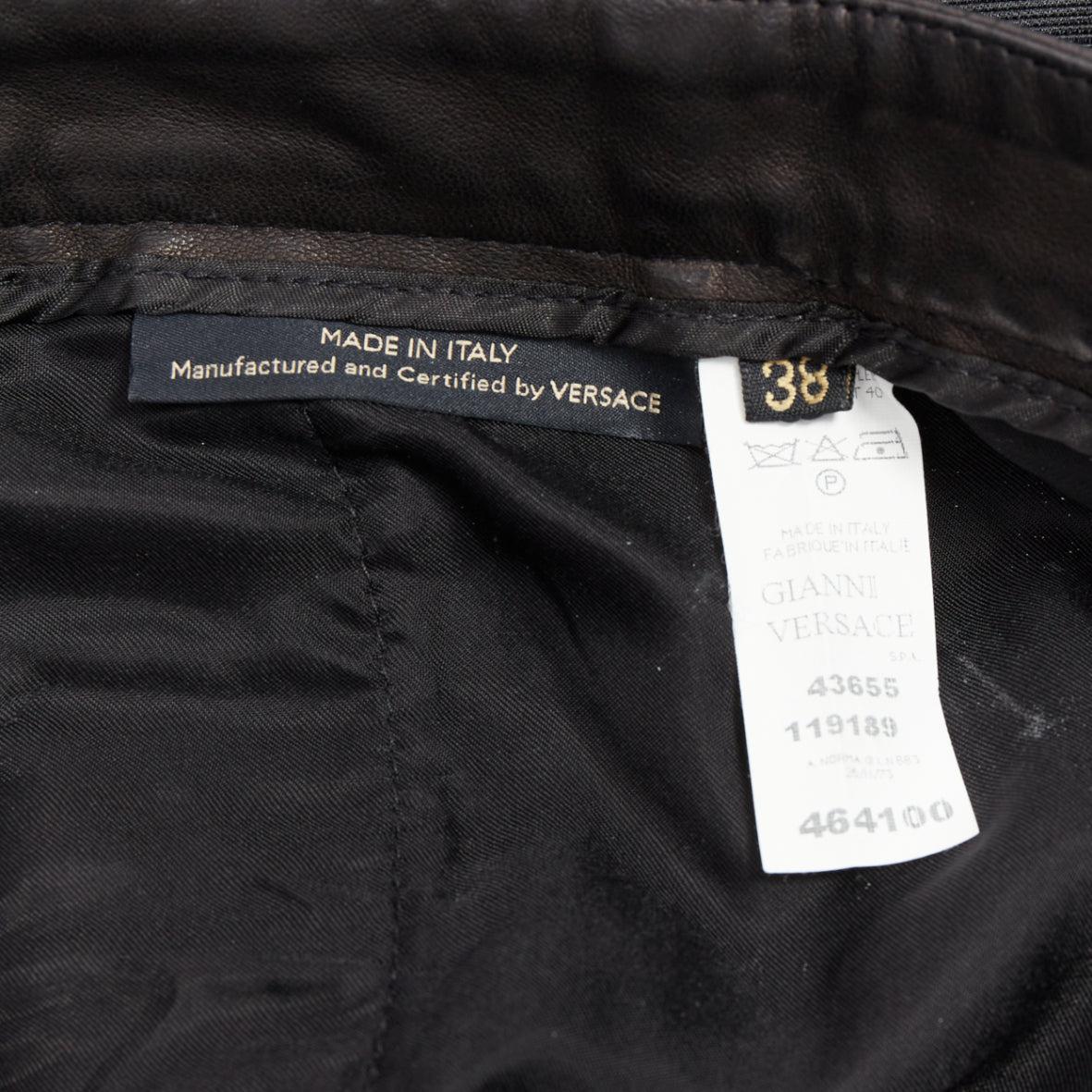 VERSACE noir coton mélangé dentelle cuir pantalon fuselé à la taille IT38 XS en vente 3