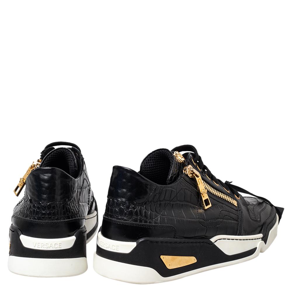 Versace Schwarz Croc geprägt und Leder Low Top Sneakers Größe 41 im Zustand „Gut“ in Dubai, Al Qouz 2