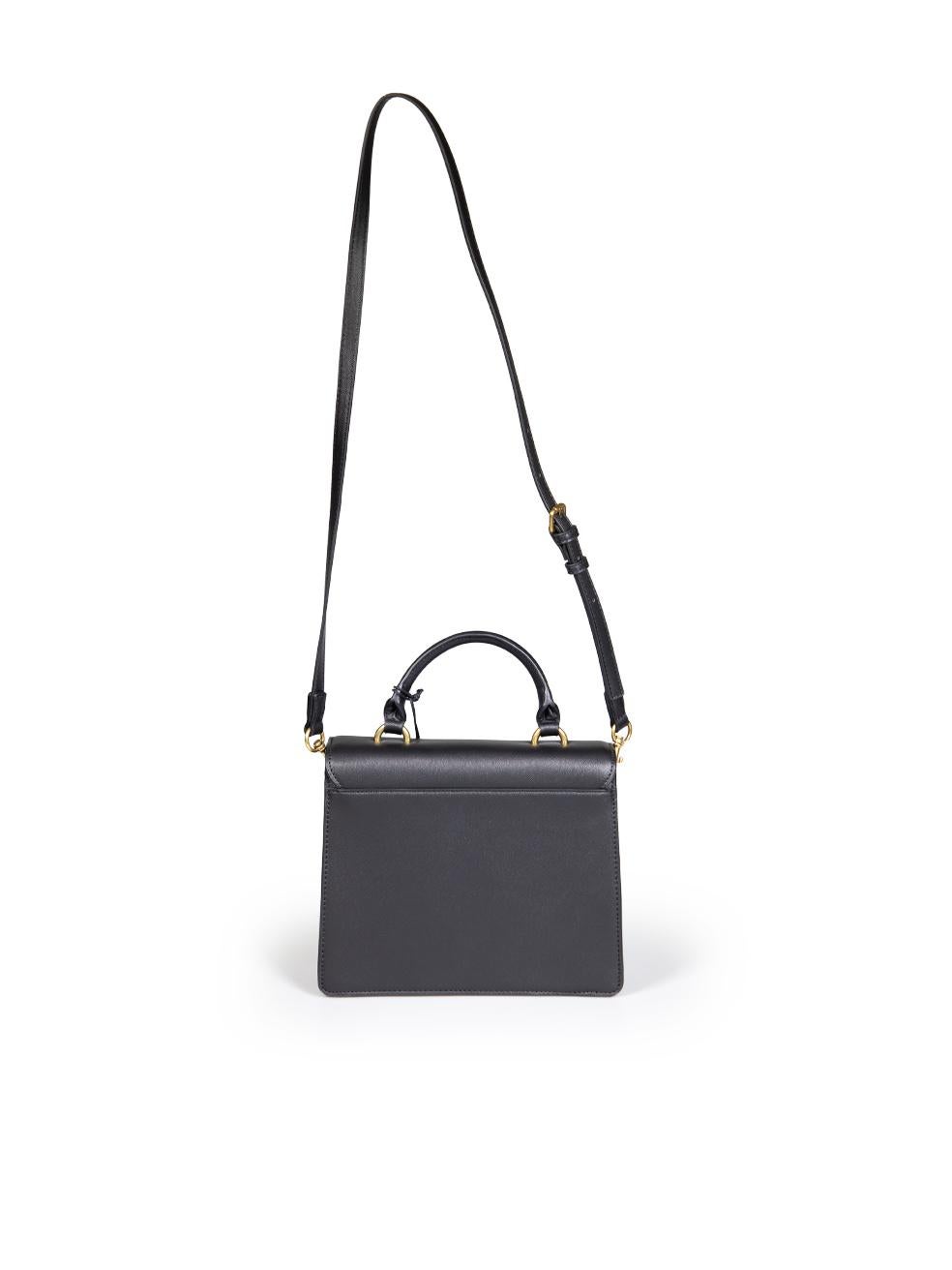 Versace Schwarze Saffiano PU Lock Top Handle Bag aus Kunstleder mit Griff oben im Zustand „Neu“ im Angebot in London, GB