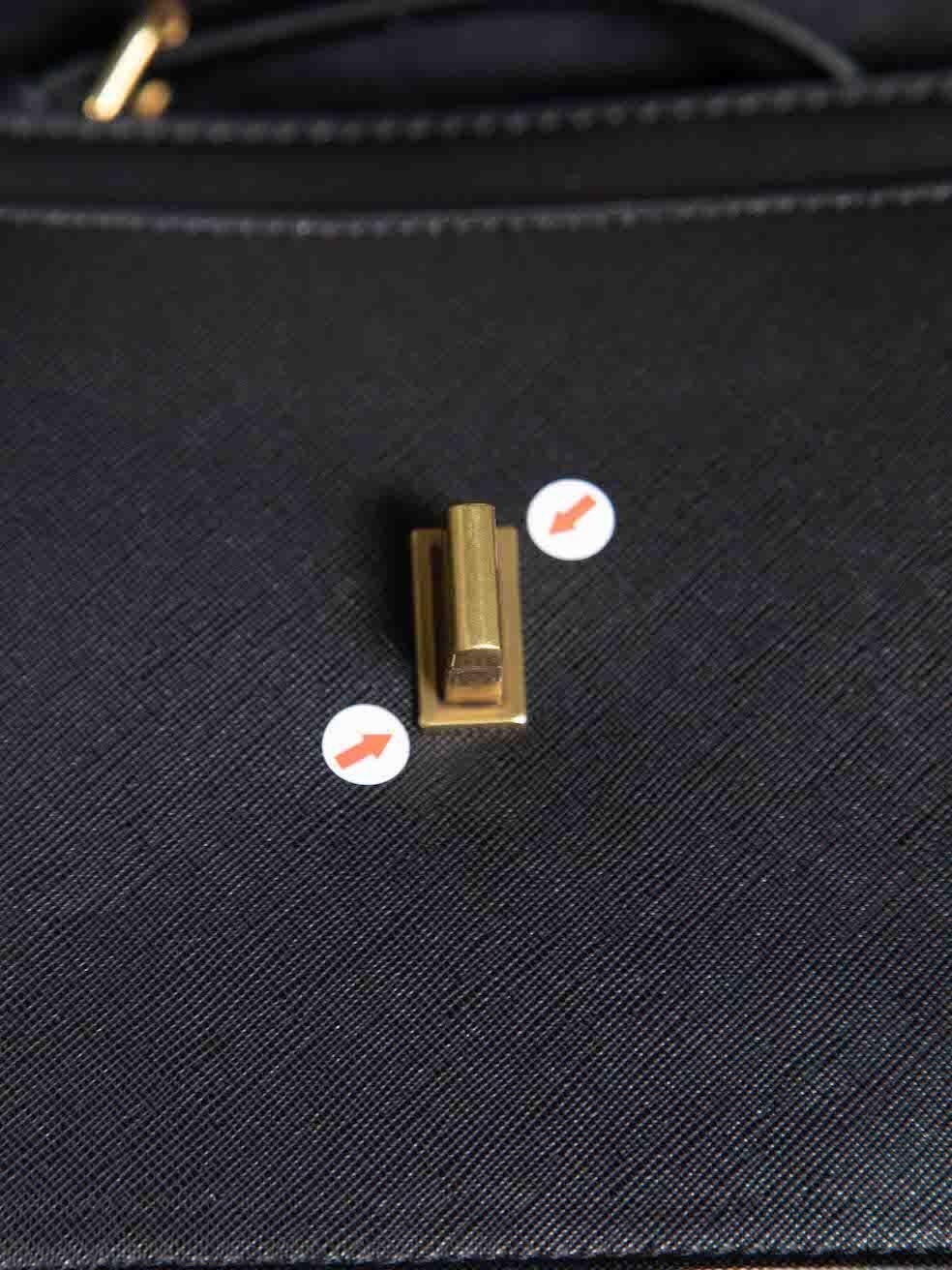 Versace Schwarze Saffiano PU Lock Top Handle Bag aus Kunstleder mit Griff oben im Angebot 4