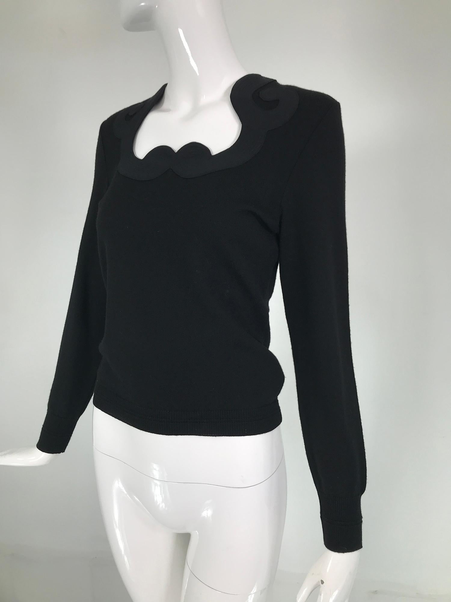 Versace Black Fine Wool Knit Sweater with Shaped Silk Neckband In Good Condition In West Palm Beach, FL