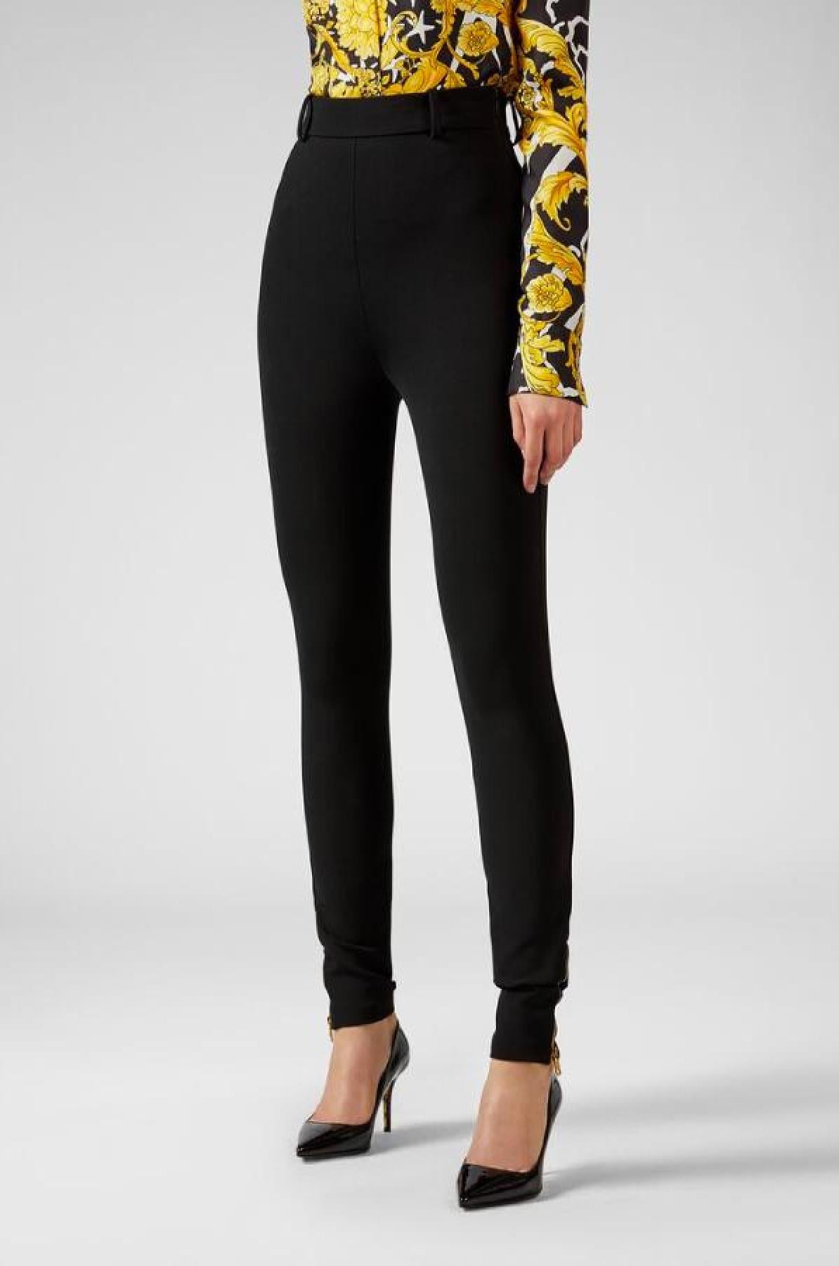 Versace Black Formal Knit Fitted Leggings / Pants Size 36 In New Condition For Sale In Paradise Island, BS