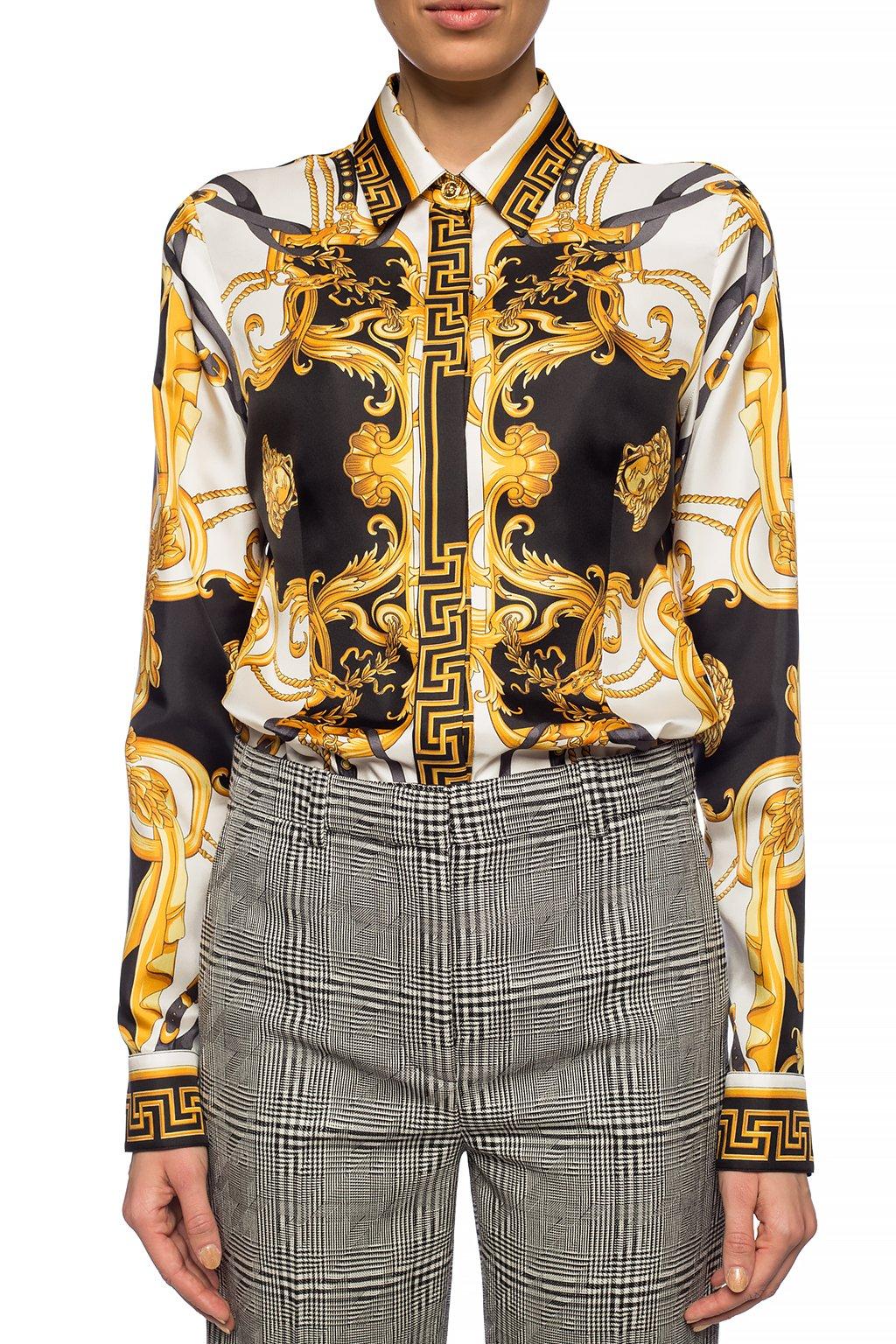 Versace Black & Gold Barocco Rodeo Print Long Sleeve Slim Fit Silk Shirt

Dieses Hemd aus der Versace Resort 2020 Kollektion ist aus Seide gefertigt und verfügt über lange Ärmel:: einen klassischen Kragen:: eine verdeckte Knopfleiste vorne:: einen