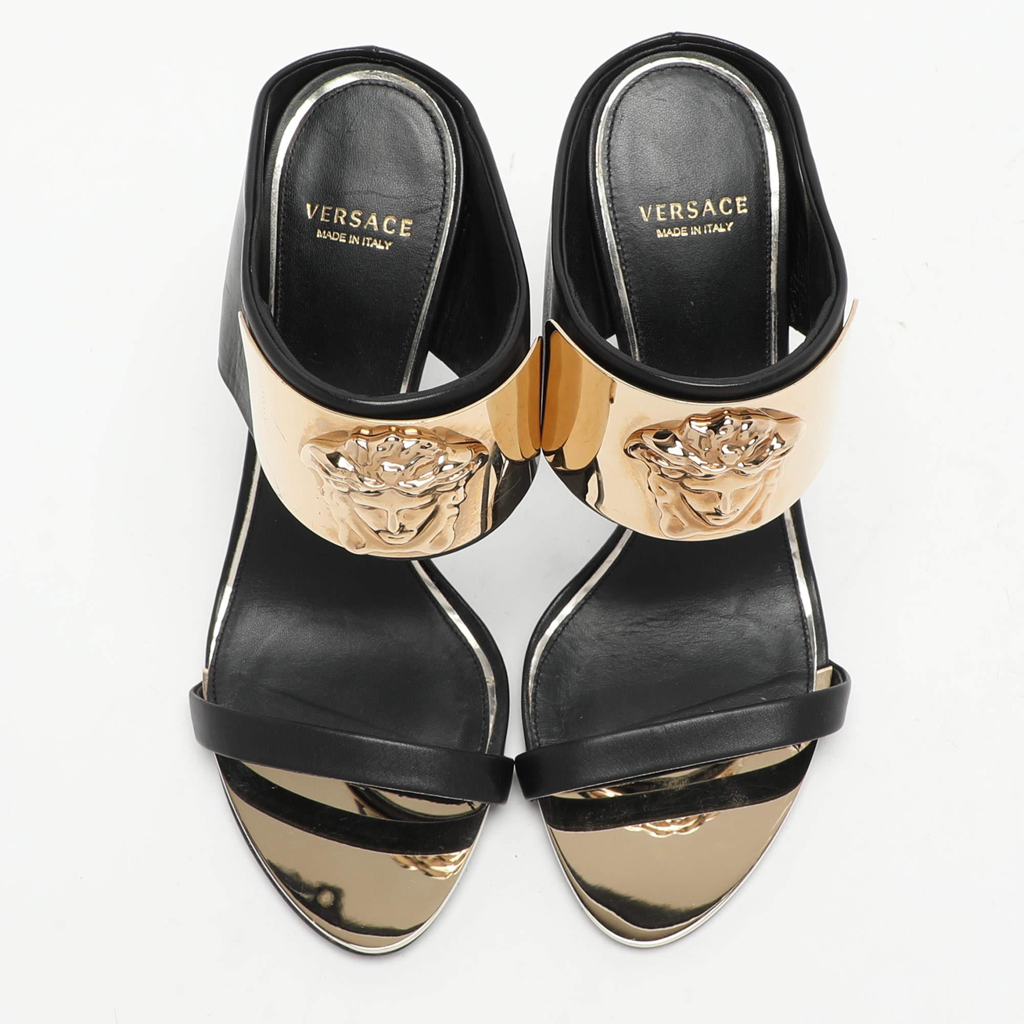 Versace Black/Gold Leather and Metal Medusa Slide Sandals Size 37 In Good Condition In Dubai, Al Qouz 2