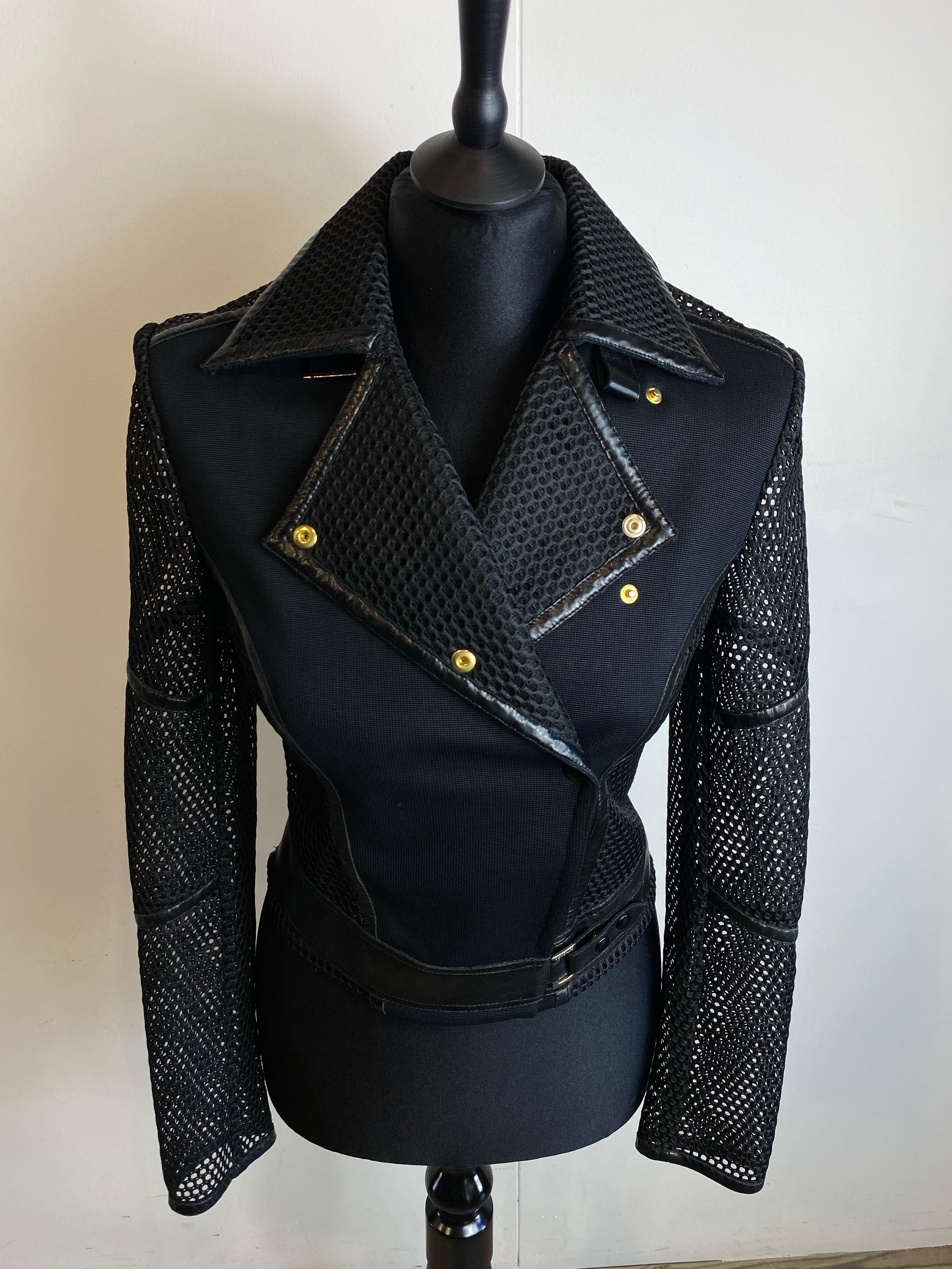 Women's or Men's Versace black jacket. For Sale