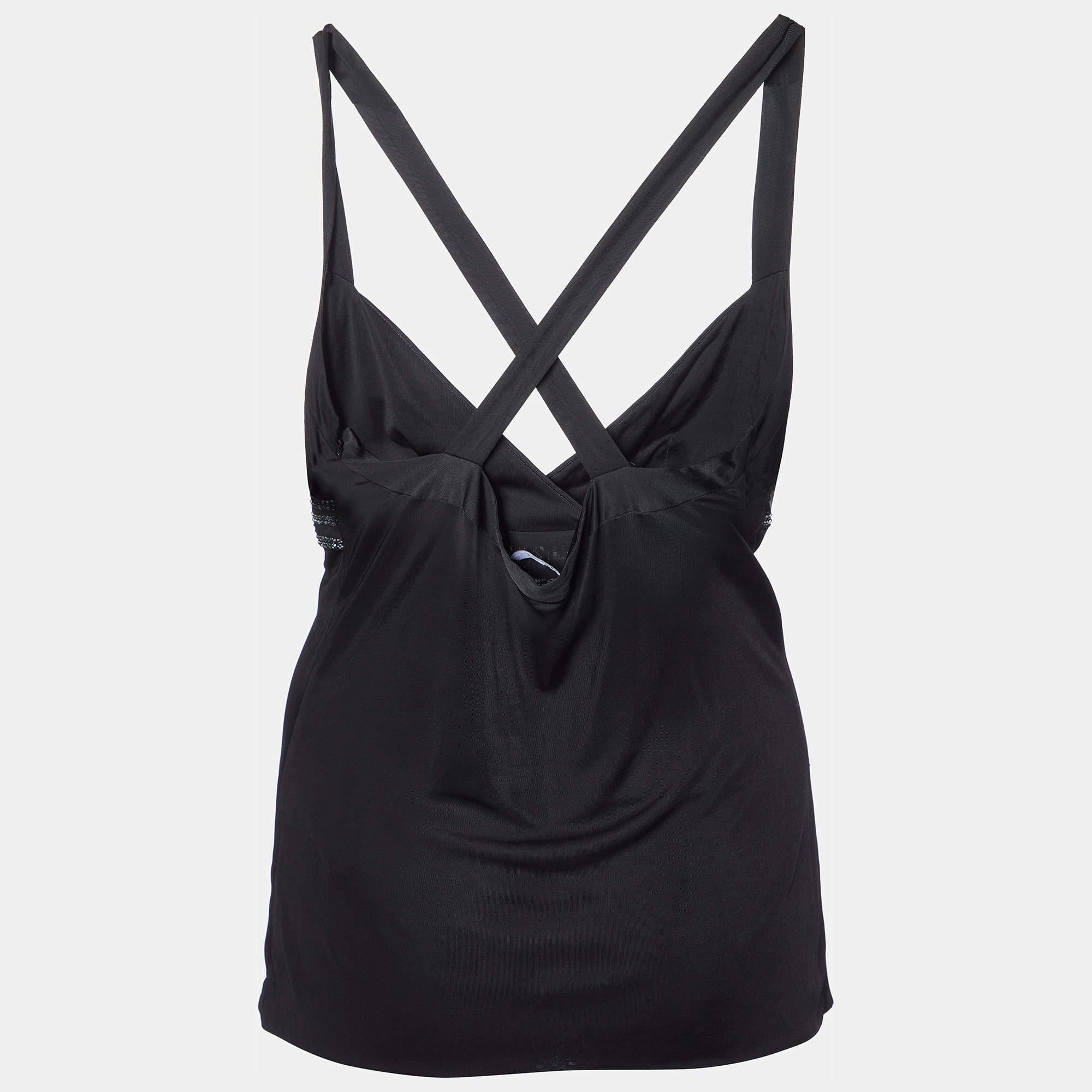 Careful tailoring quality materials and elegant cuts make this designer top a piece to cherish It comes in a classic design to be easy to style.