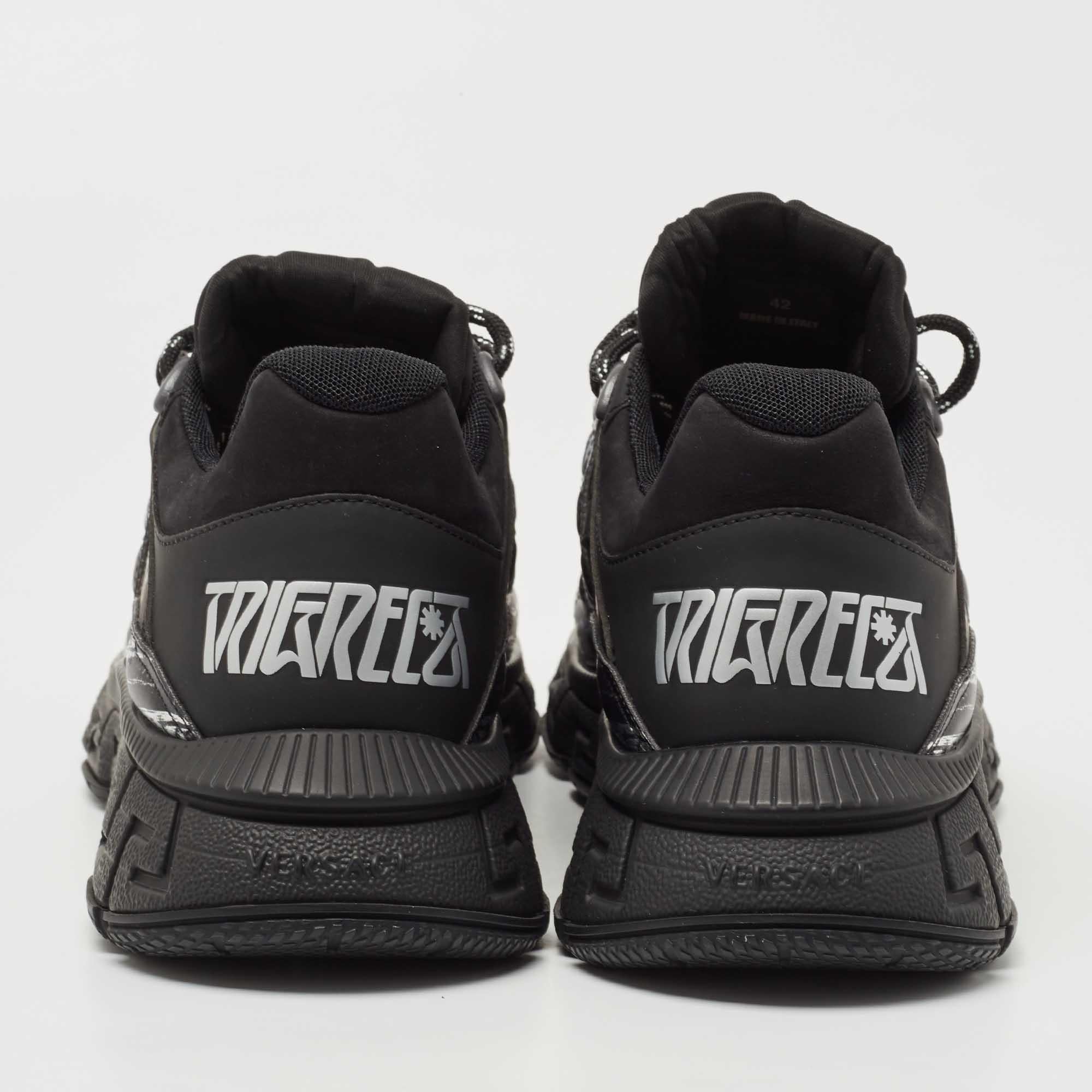 Versace Black Leather and Fabric Trigreca Low Top Sneakers Size 42 In New Condition In Dubai, Al Qouz 2