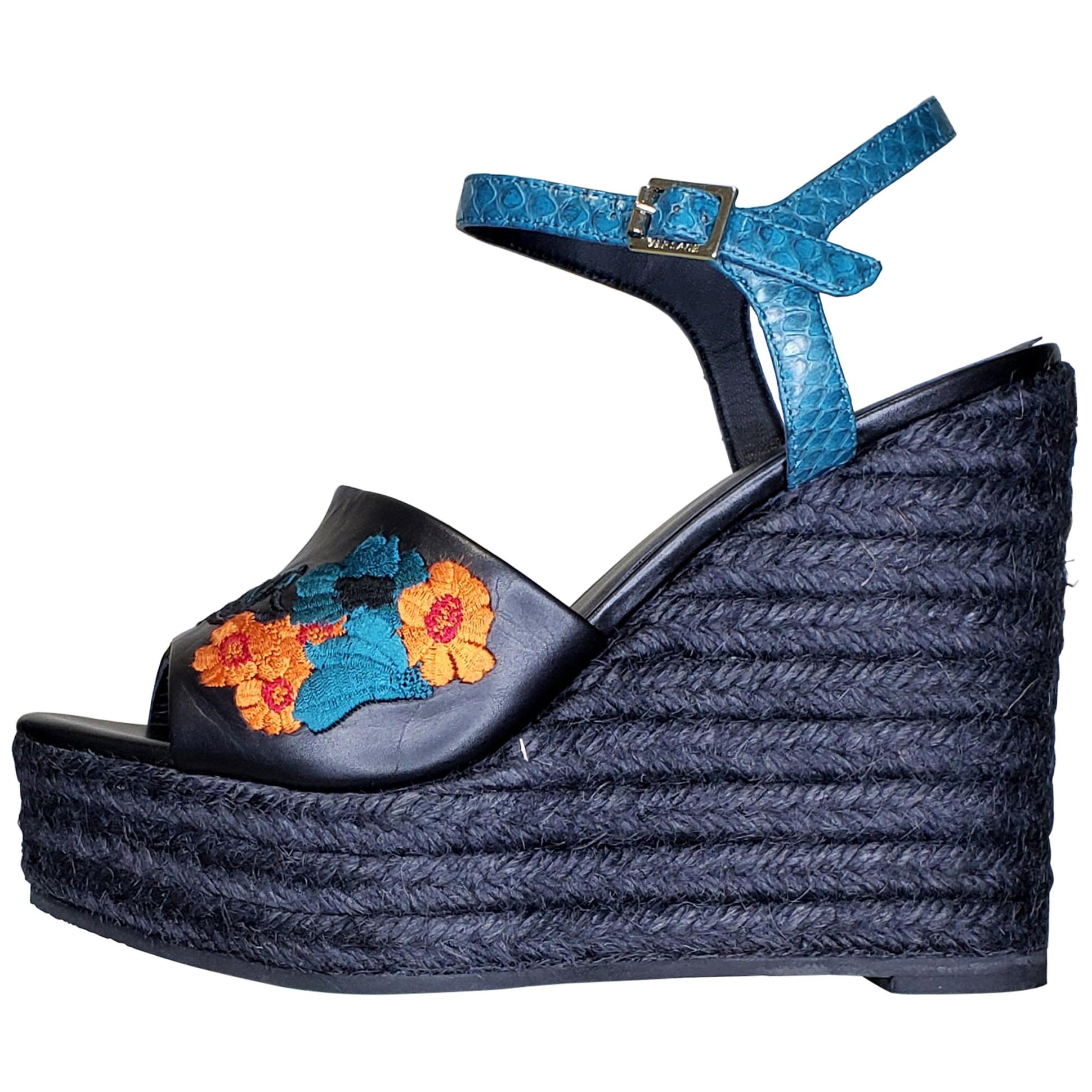 VERSACE BLACK LEATHER and FLORAL EMBROIDERED WEDGE SANDALS 38.5, 39