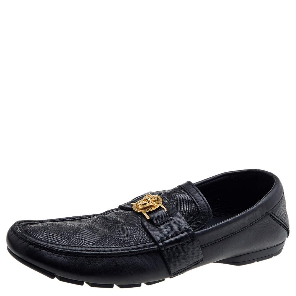 Precise stitching, the use of quality leather, and a comfortable shape led to this pair of loafers. The shoes are by Versace, and this is evidently displayed with the Medusa motif detailing on the uppers. The black loafers are wrapped in comfort and