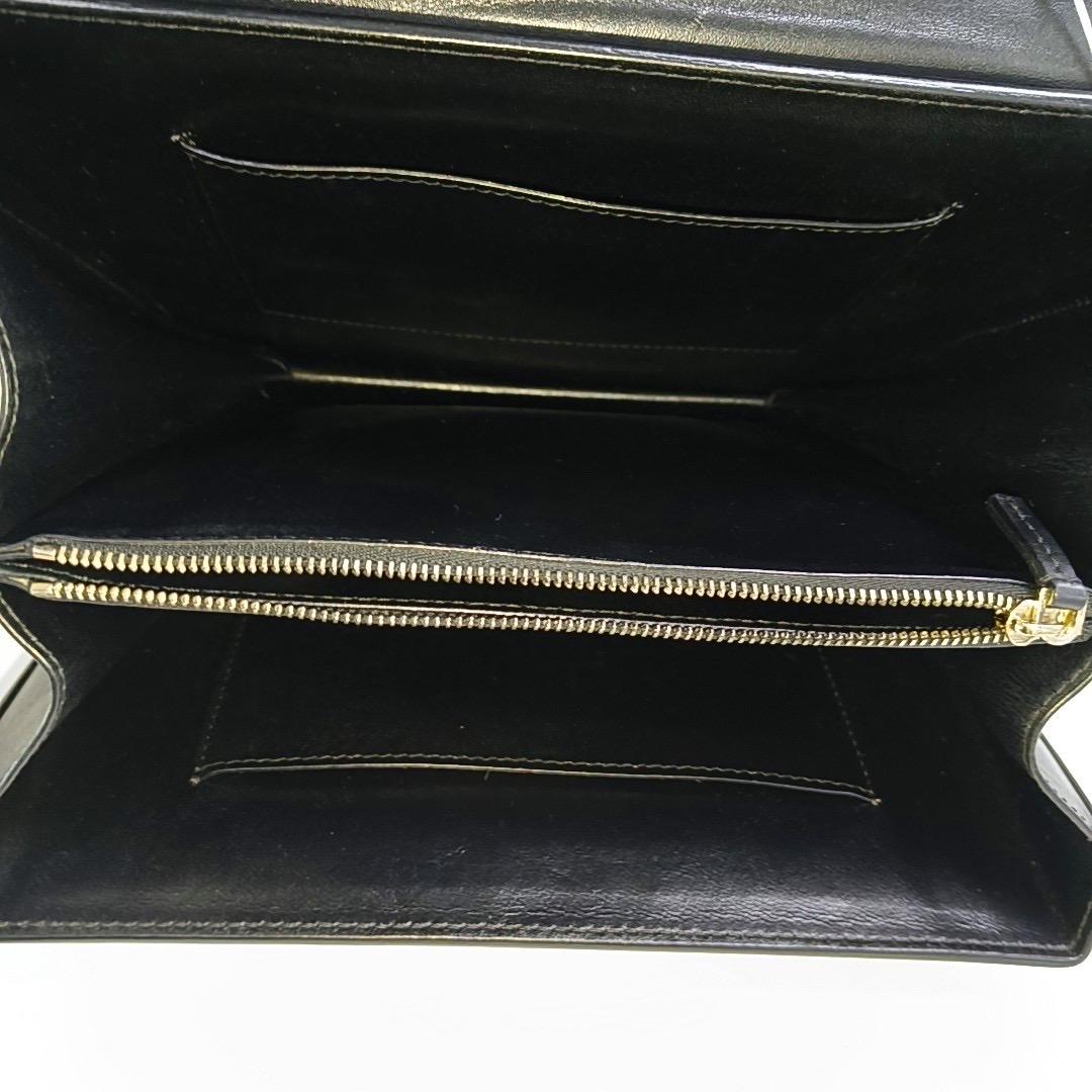 Versace Black Leather Applique Studded Flap Top Handle Crossbody Bag en vente 5