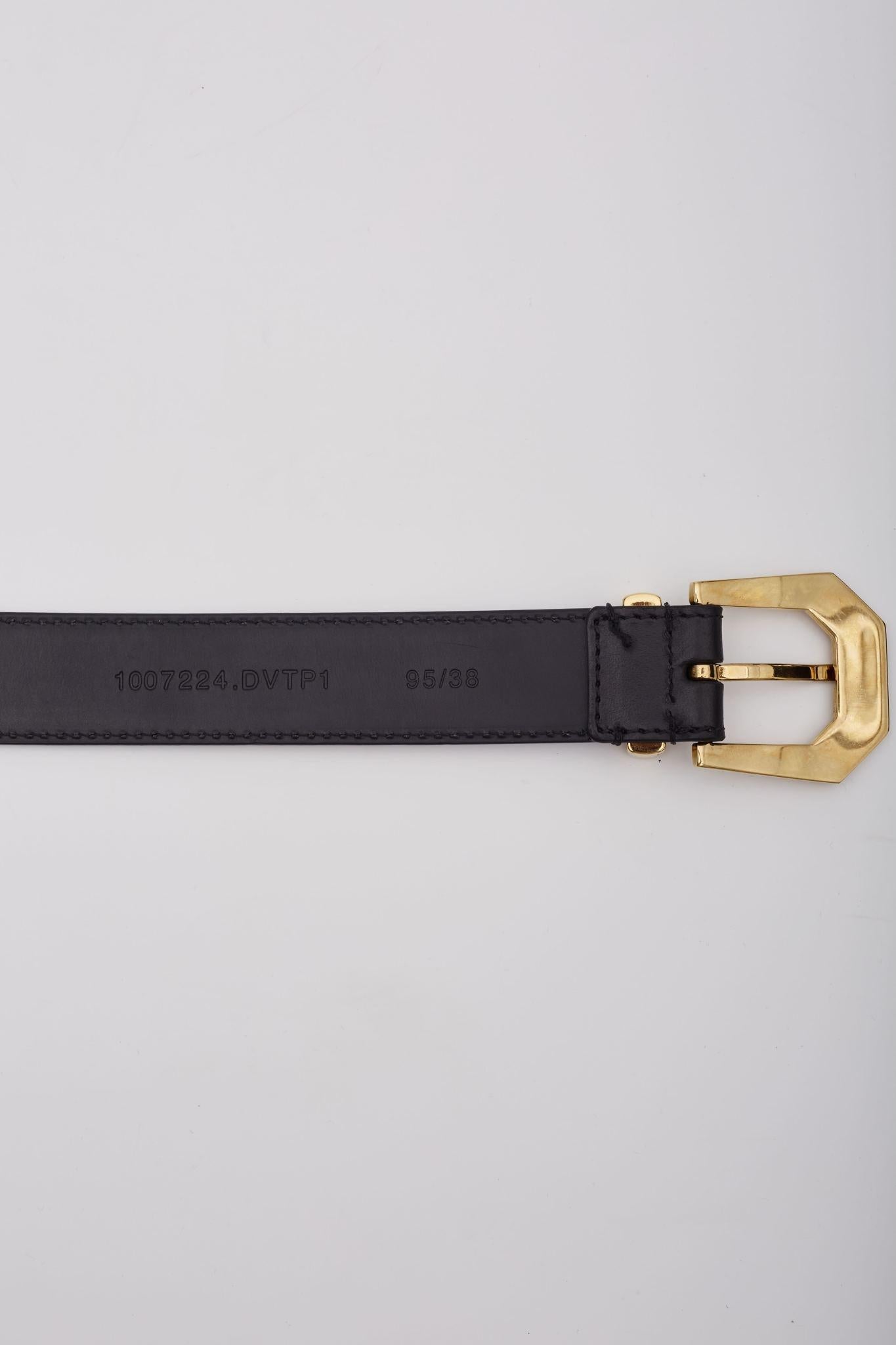 Versace Classic Leather Classic Medusa Belt (95/38) Excellent état à Montreal, Quebec