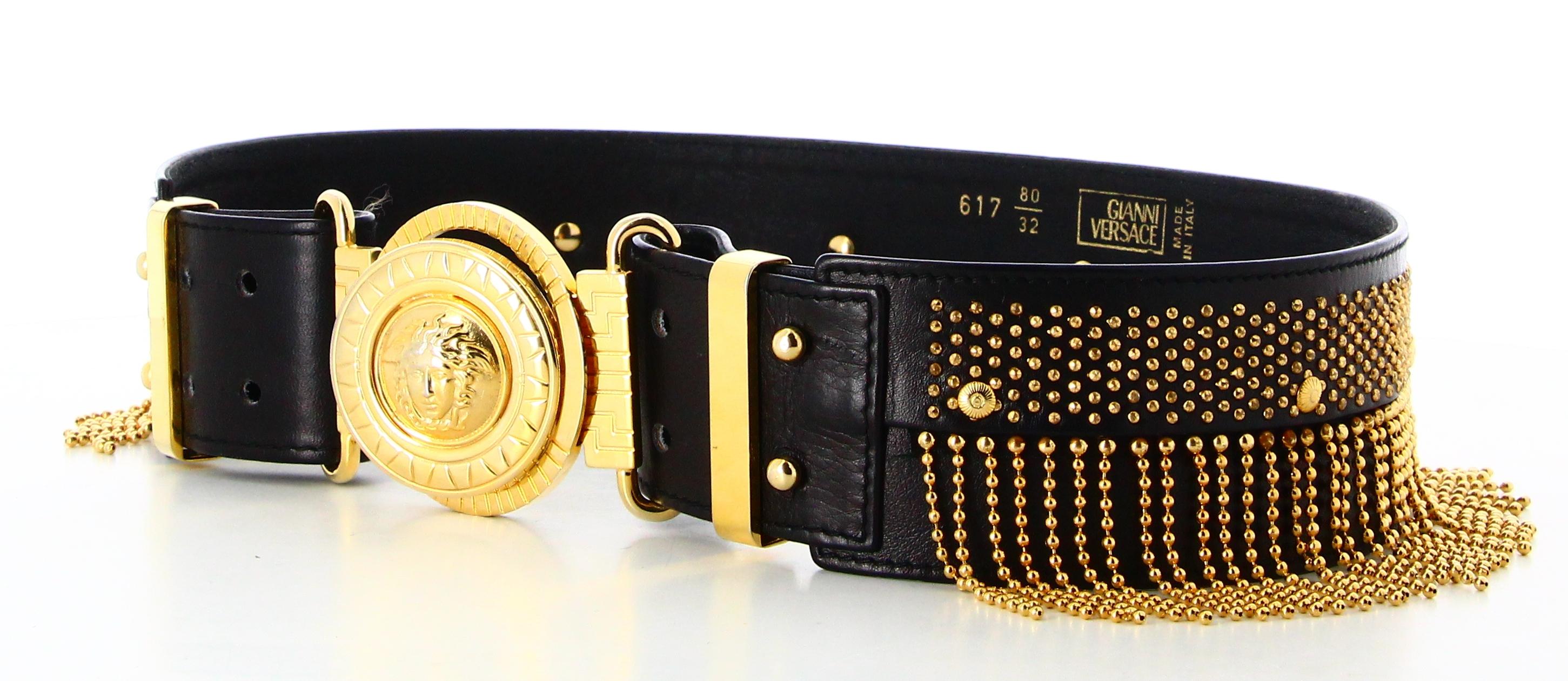 Versace Schwarzer Ledergürtel mit goldenen Fransen  im Zustand „Gut“ im Angebot in PARIS, FR