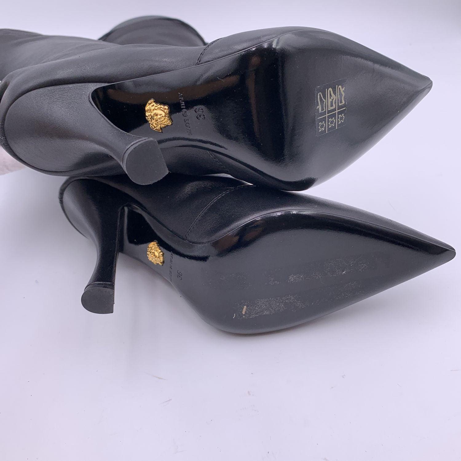 Versace Black Leather Heeled Boots with Central Zip Size 36 For Sale 1