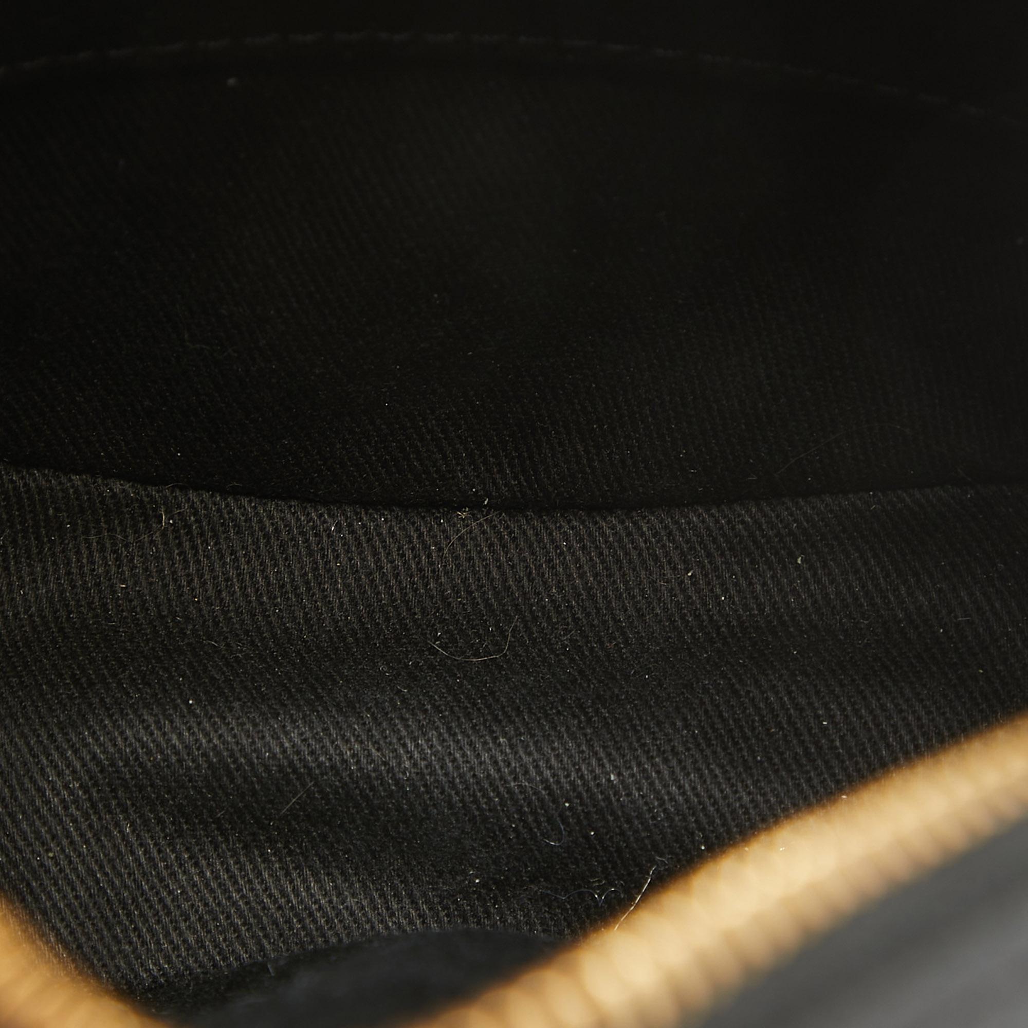 Versace Black Leather La Medusa Chain Round Crossbody Bag en vente 7