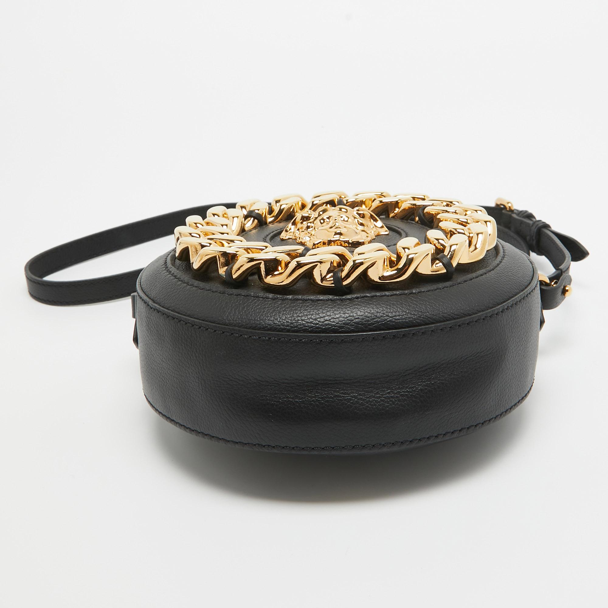 Versace Black Leather La Medusa Chain Round Crossbody Bag en vente 1