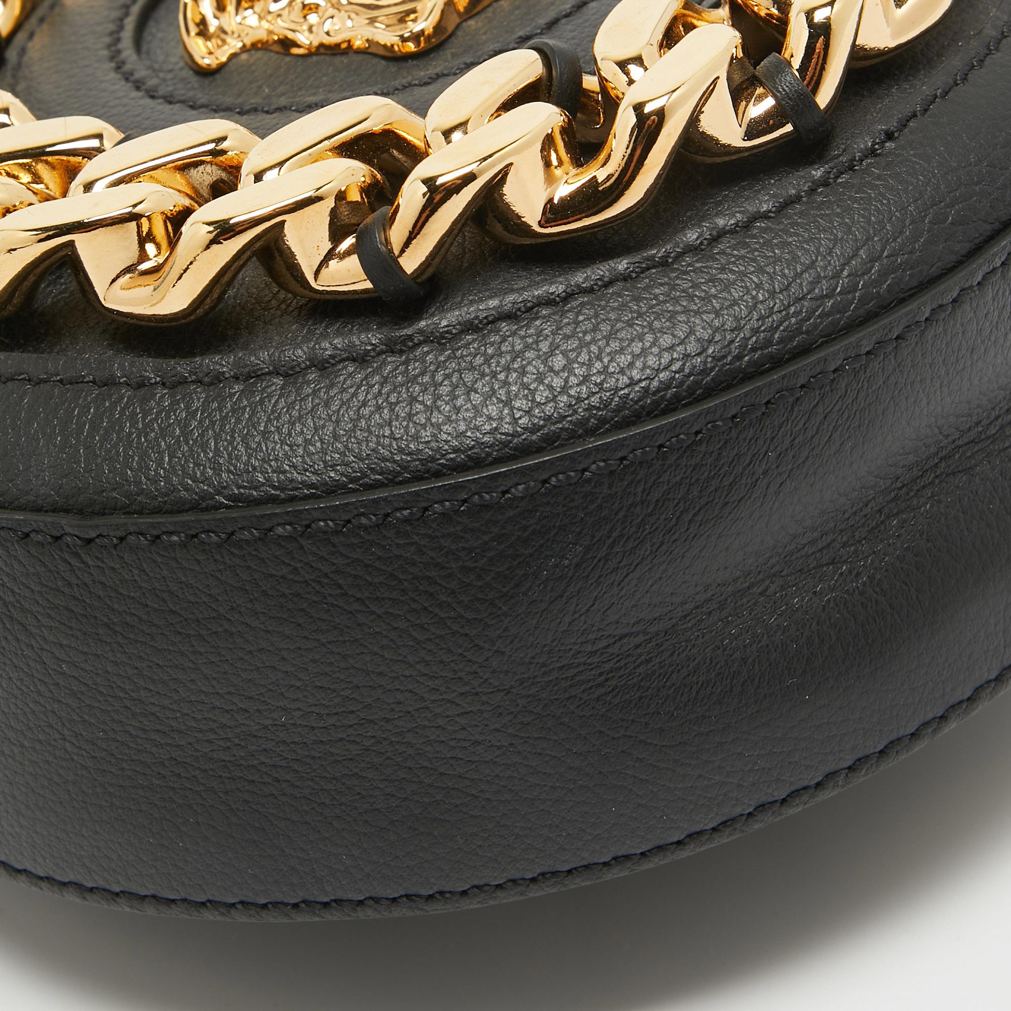 Versace Black Leather La Medusa Chain Round Crossbody Bag en vente 2