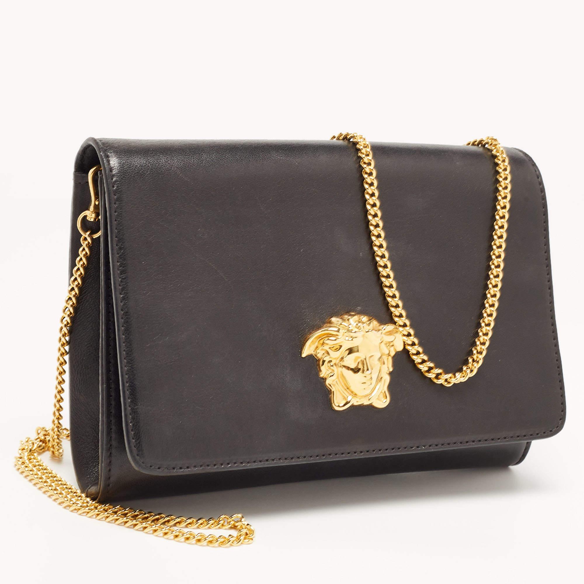 Versace Black Leather La Medusa Flap Chain Clutch In Good Condition In Dubai, Al Qouz 2