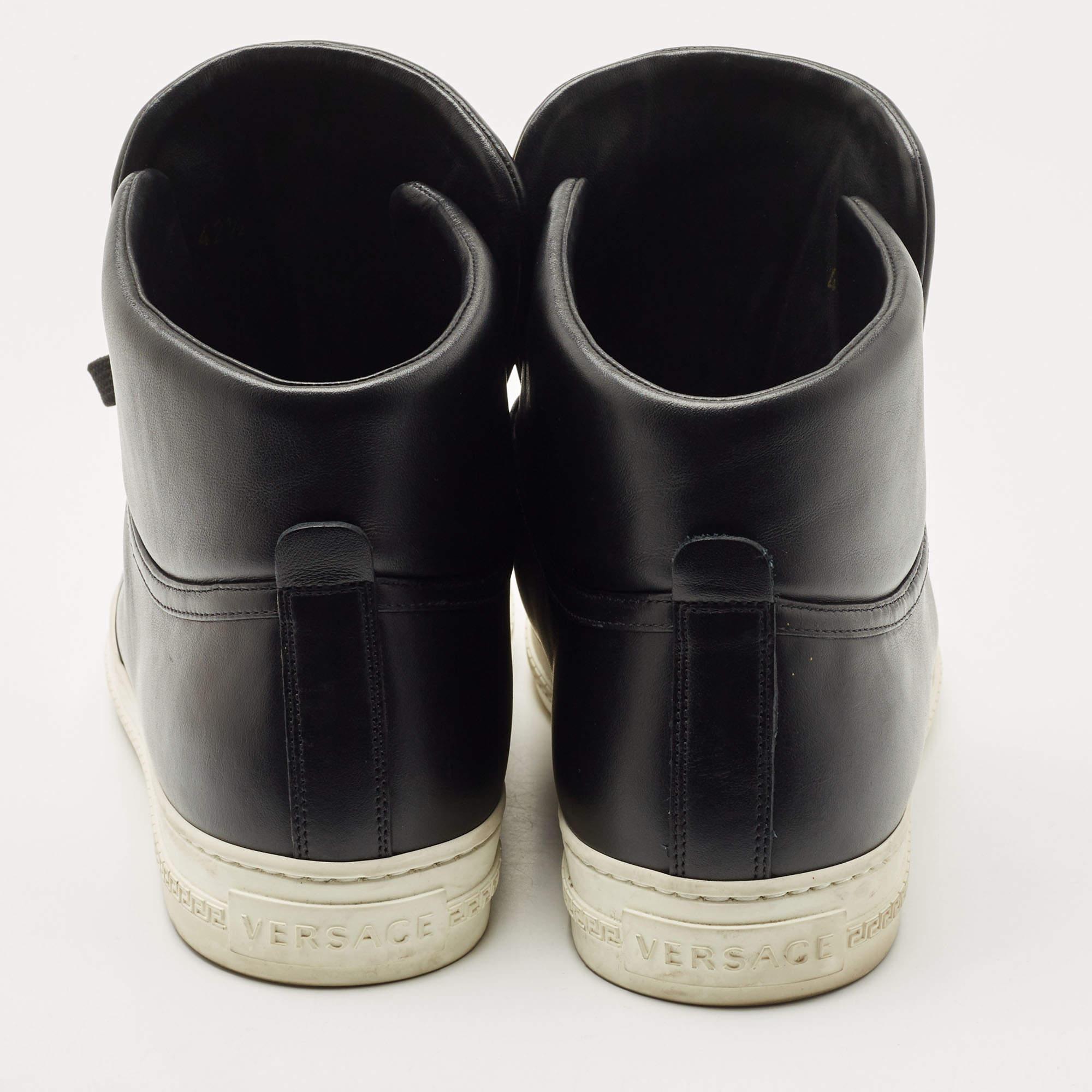 Versace Black Leather Medusa Lace High Top Sneakers Size 42.5 In Good Condition In Dubai, Al Qouz 2
