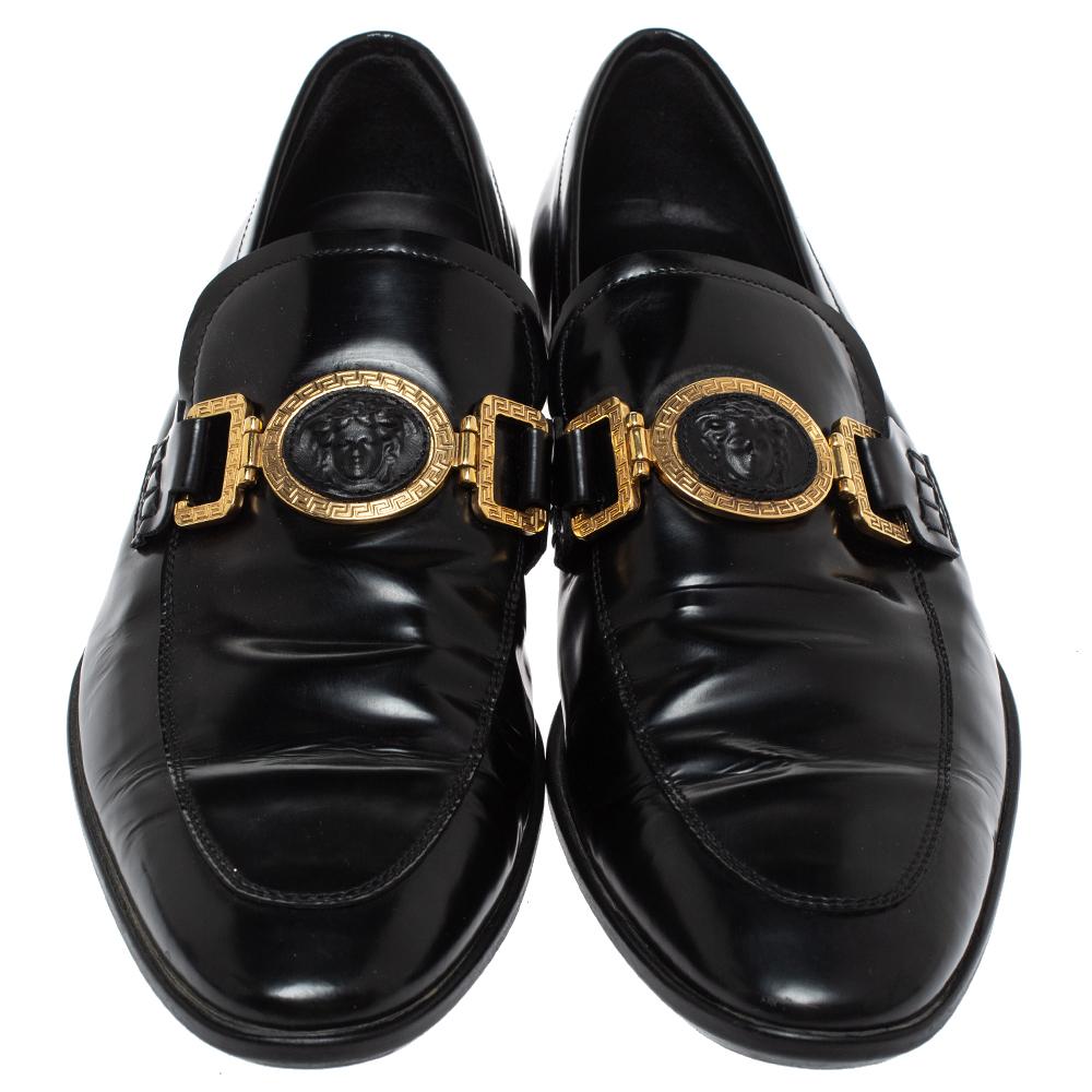 Versace Black Leather Medusa Slip On Loafers Size 43 In Good Condition In Dubai, Al Qouz 2