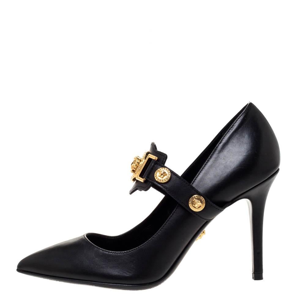Designed to perfection, these pointed-toe pumps are from the famous luxury house of Versace. They are covered in leather, detailed with the Medusa logo and balanced on 10 cm heels. Feel your best every time you slip into these black pumps.

