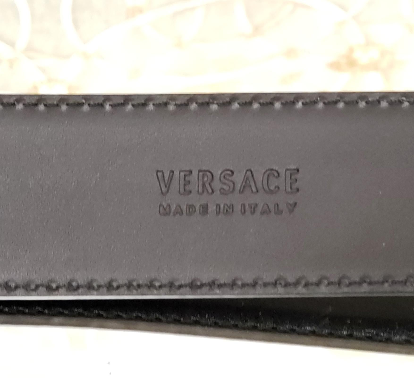 VERSACE BLACK LEATHER MEN'S BELT with GOLD PLATED MEDUSA BUCKLE 115/46 In New Condition In Montgomery, TX