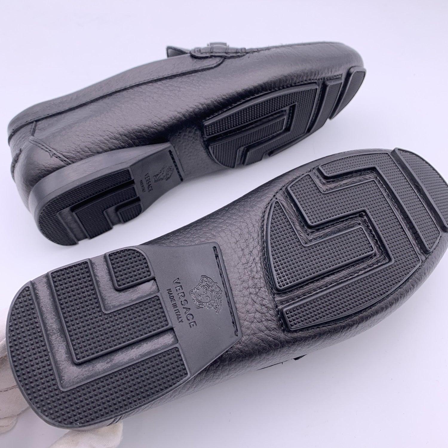 Versace Black Leather Mocassins Loafers Car Flat Shoes Size 38.5 For Sale 1
